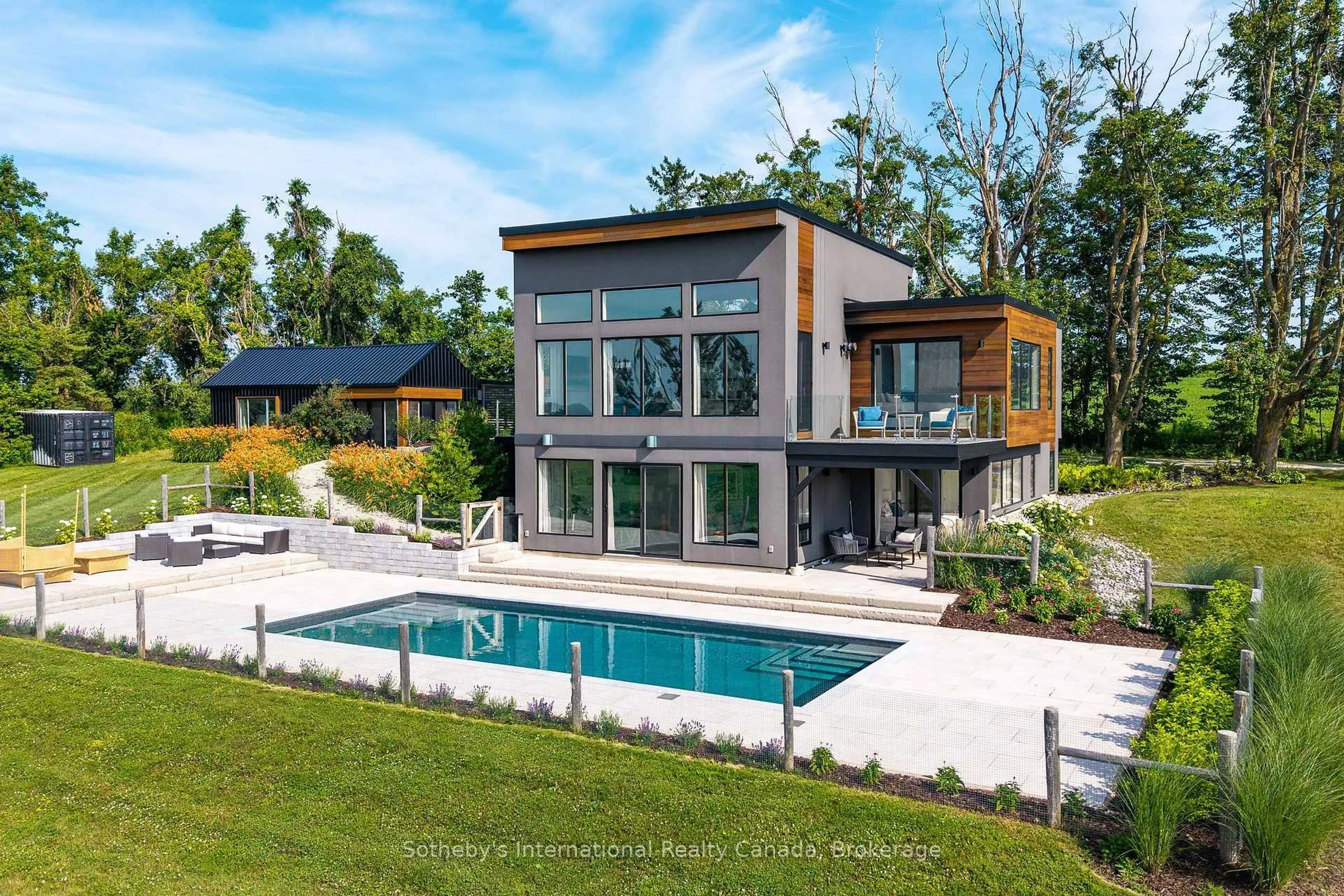 Home with brick exterior material, water/lake/river/ocean view for 2566 5 Concession, Clearview Ontario L0M 1G0