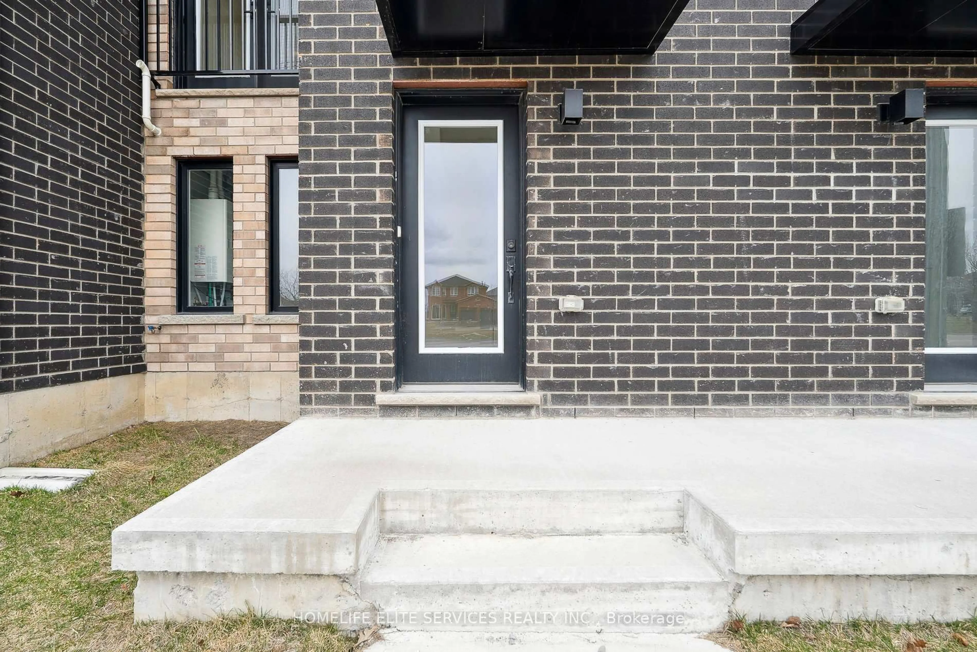 Home with brick exterior material, street for 57 Fairlane Ave, Barrie Ontario L9J 0N1