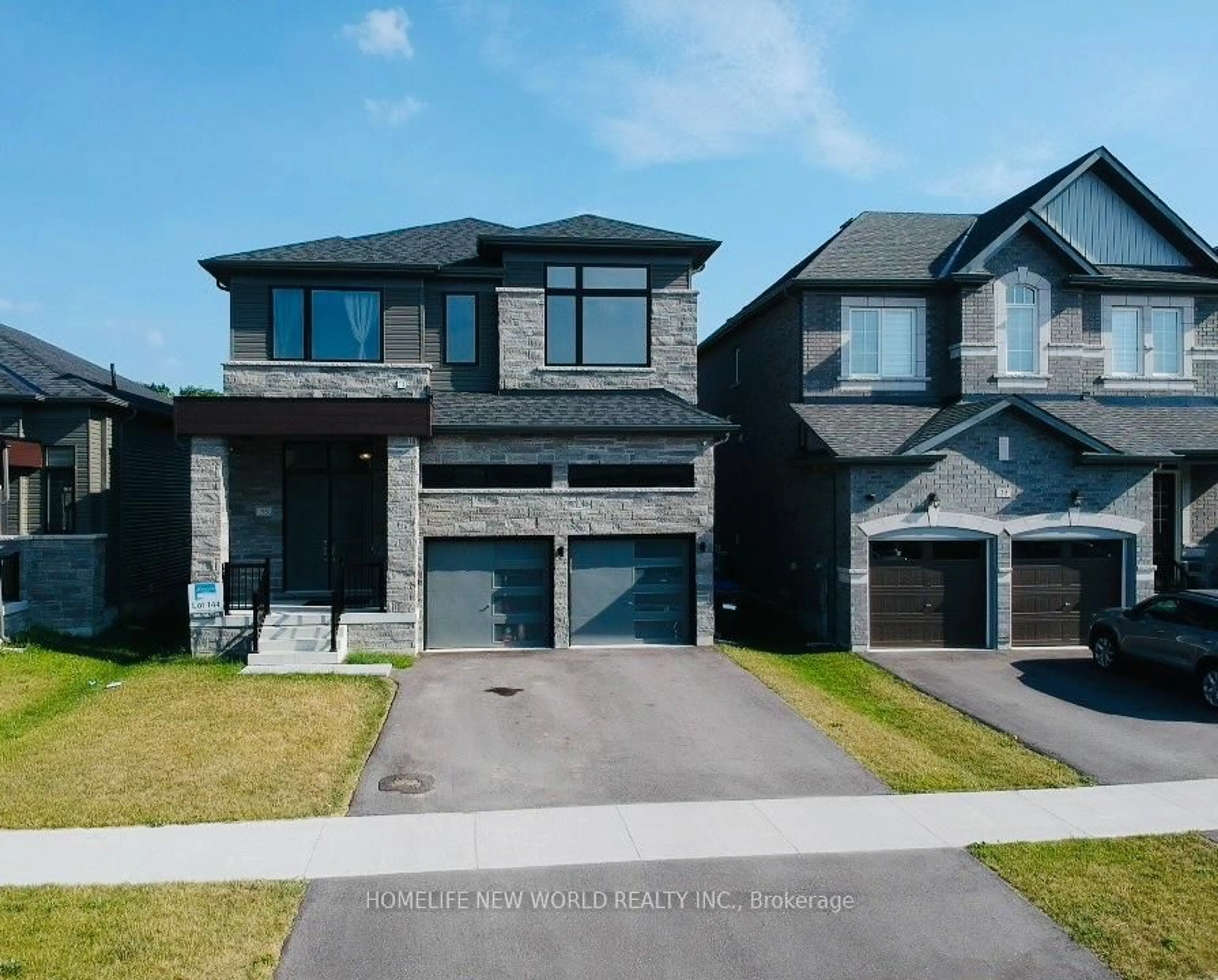 Home with brick exterior material, street for 33 Simona Ave, Wasaga Beach Ontario L9Z 0L5