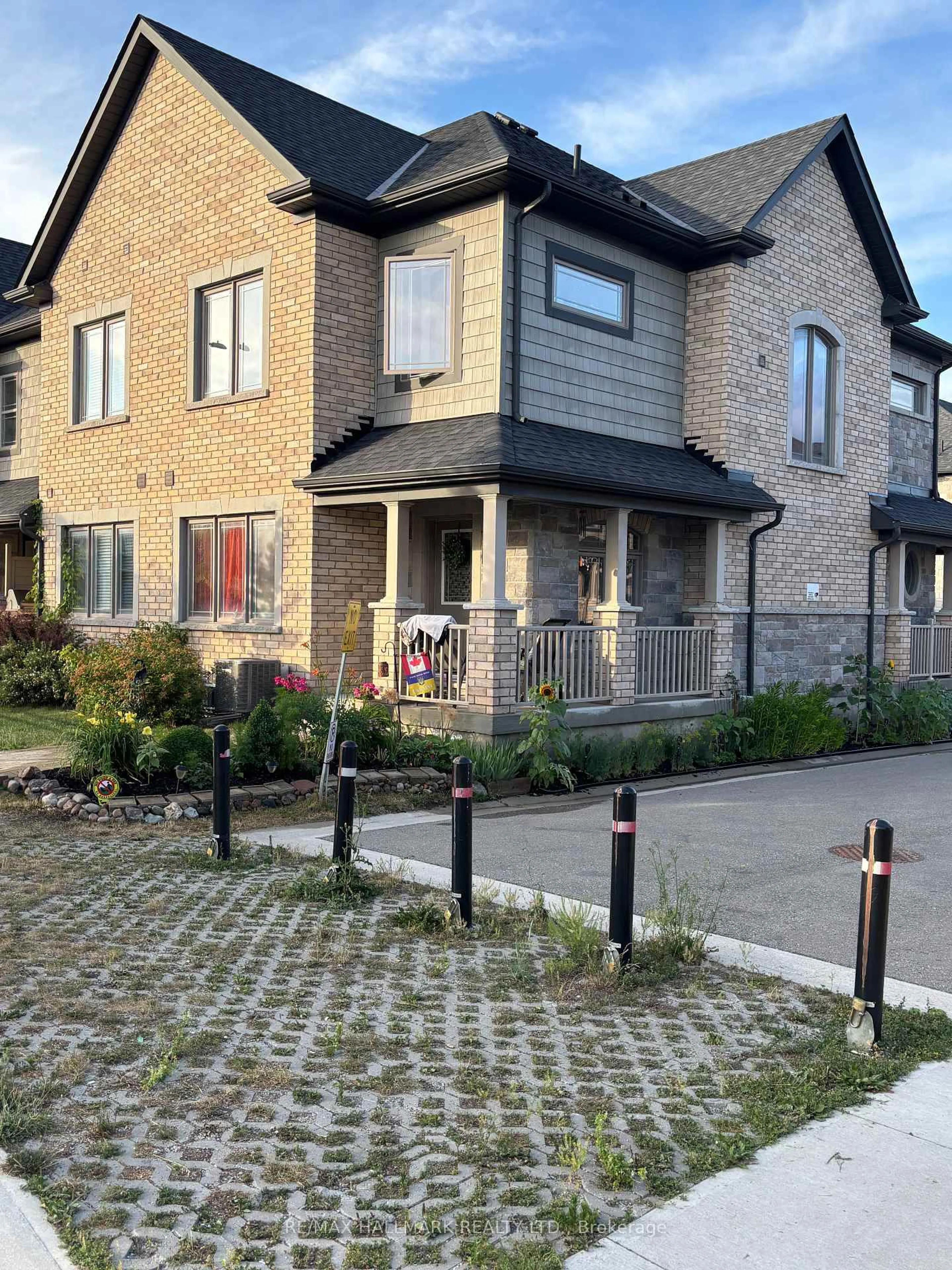 Home with brick exterior material, street for 57 Batteaux St, Barrie Ontario L4M 3C2