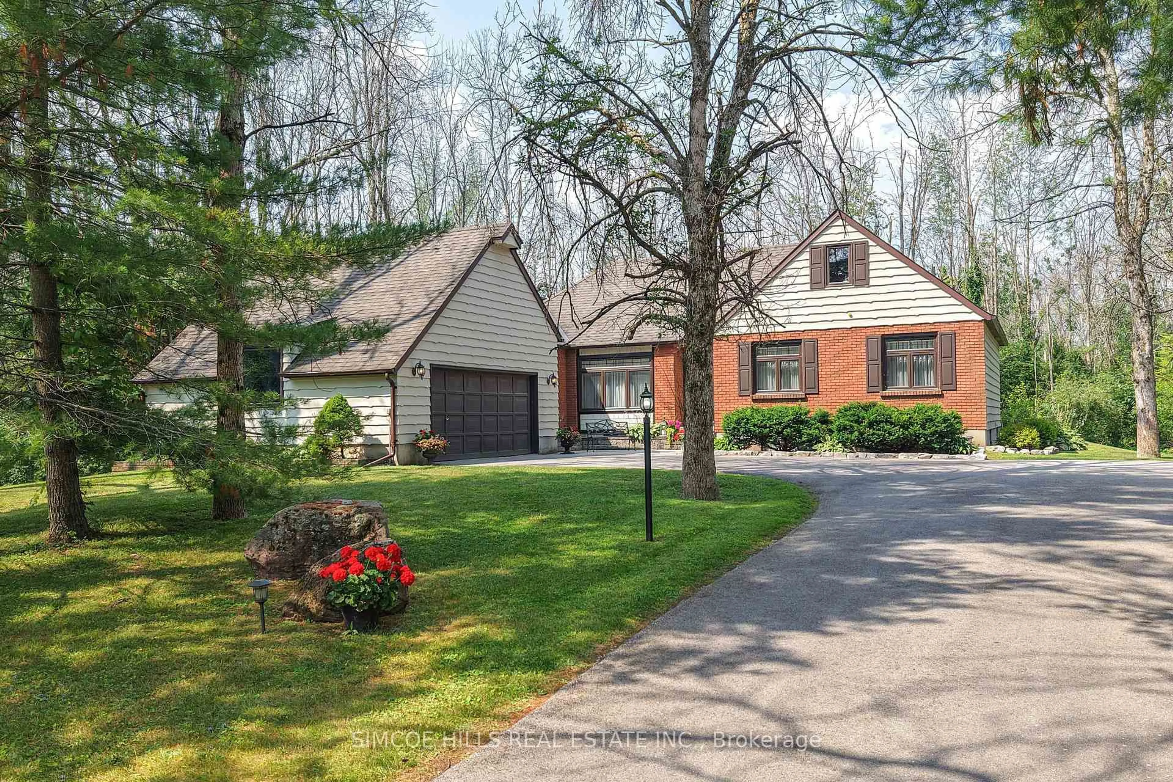 Home with brick exterior material, street for 131 Courtland St #CO, Ramara Ontario L3V 6H7
