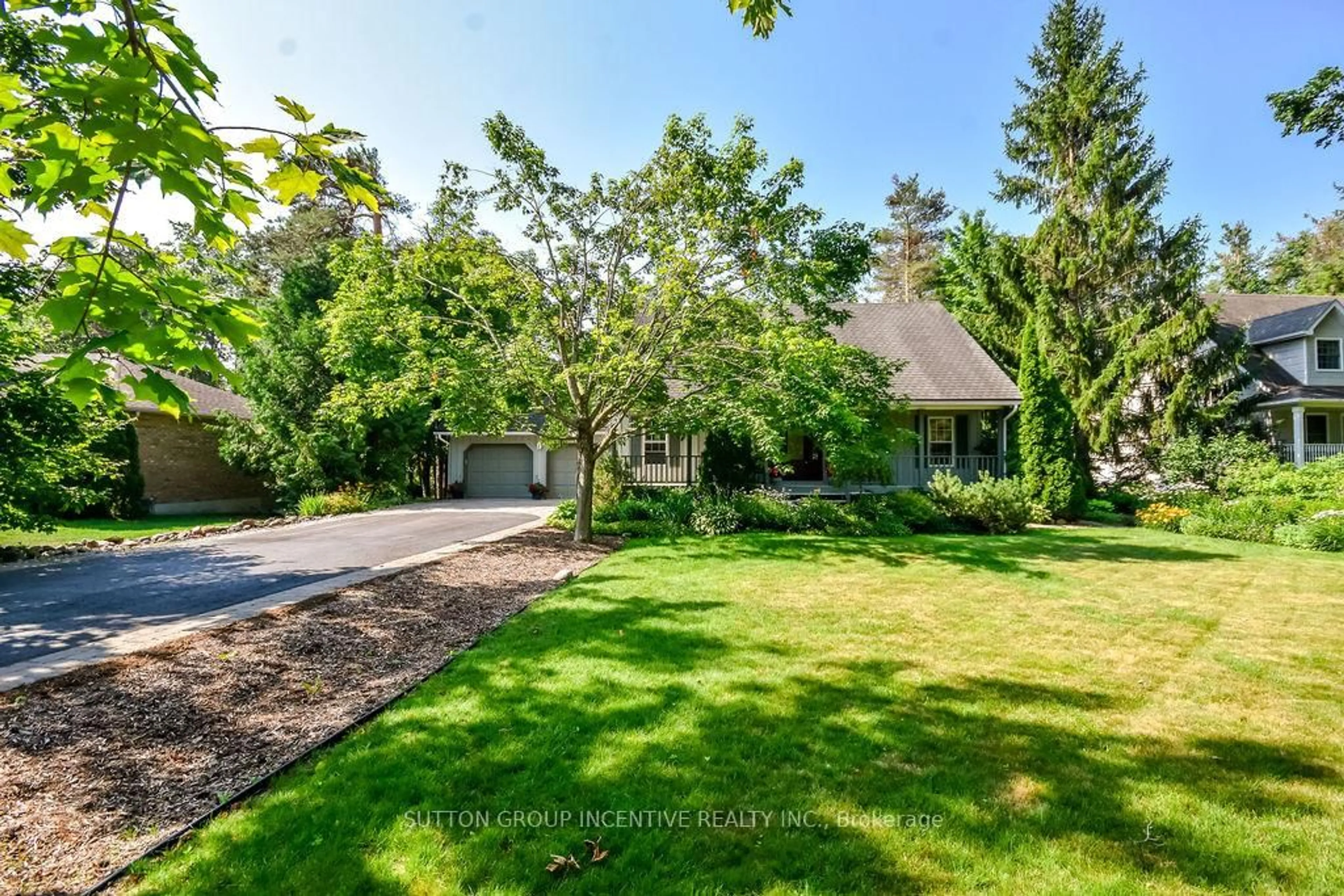 A pic from outside/outdoor area/front of a property/back of a property/a pic from drone, unknown for 33 Alpine Way, Oro-Medonte Ontario L0L 2L0