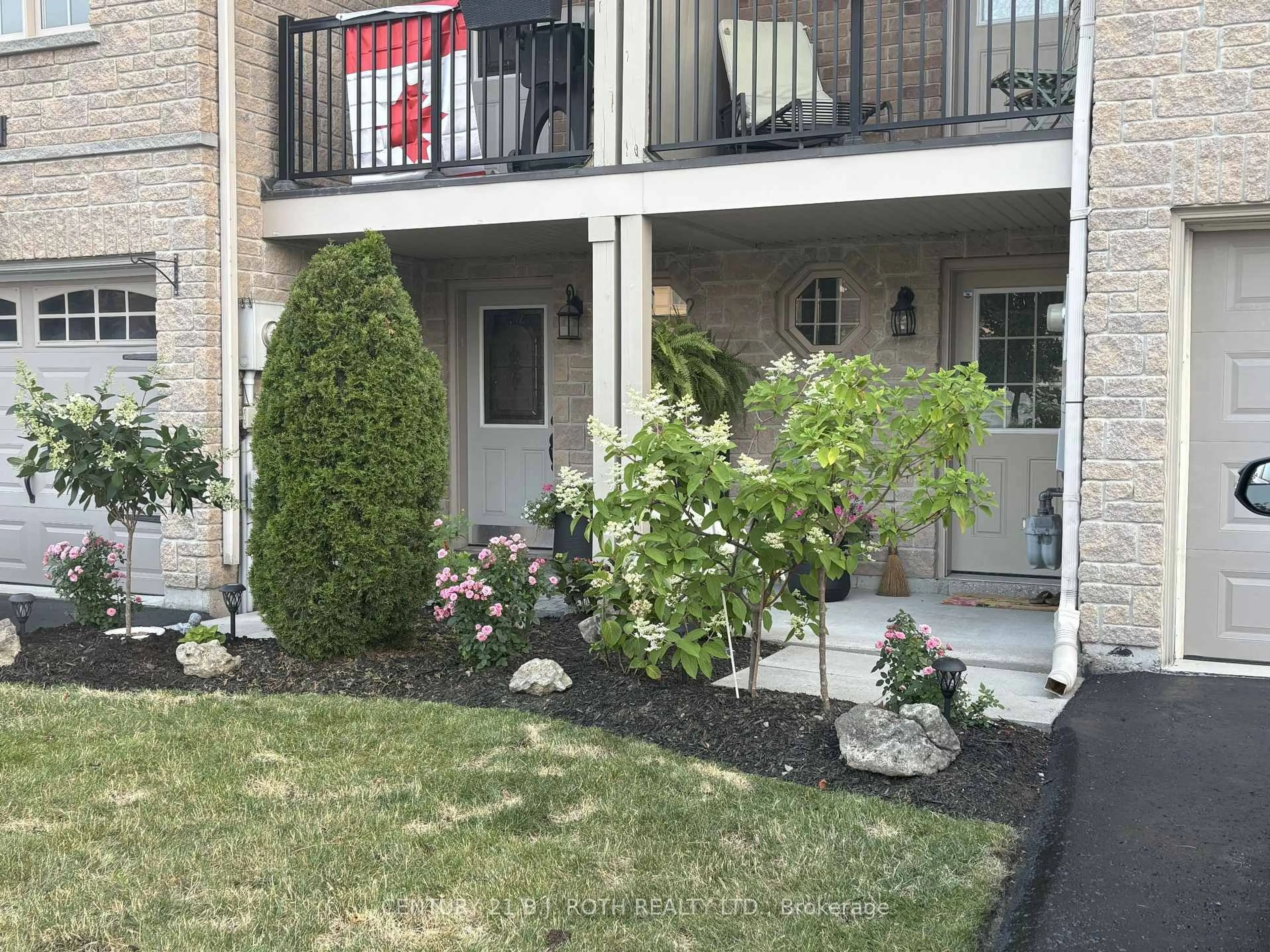 Patio, street for 175 Stanley St #37, Barrie Ontario L4M 0G2