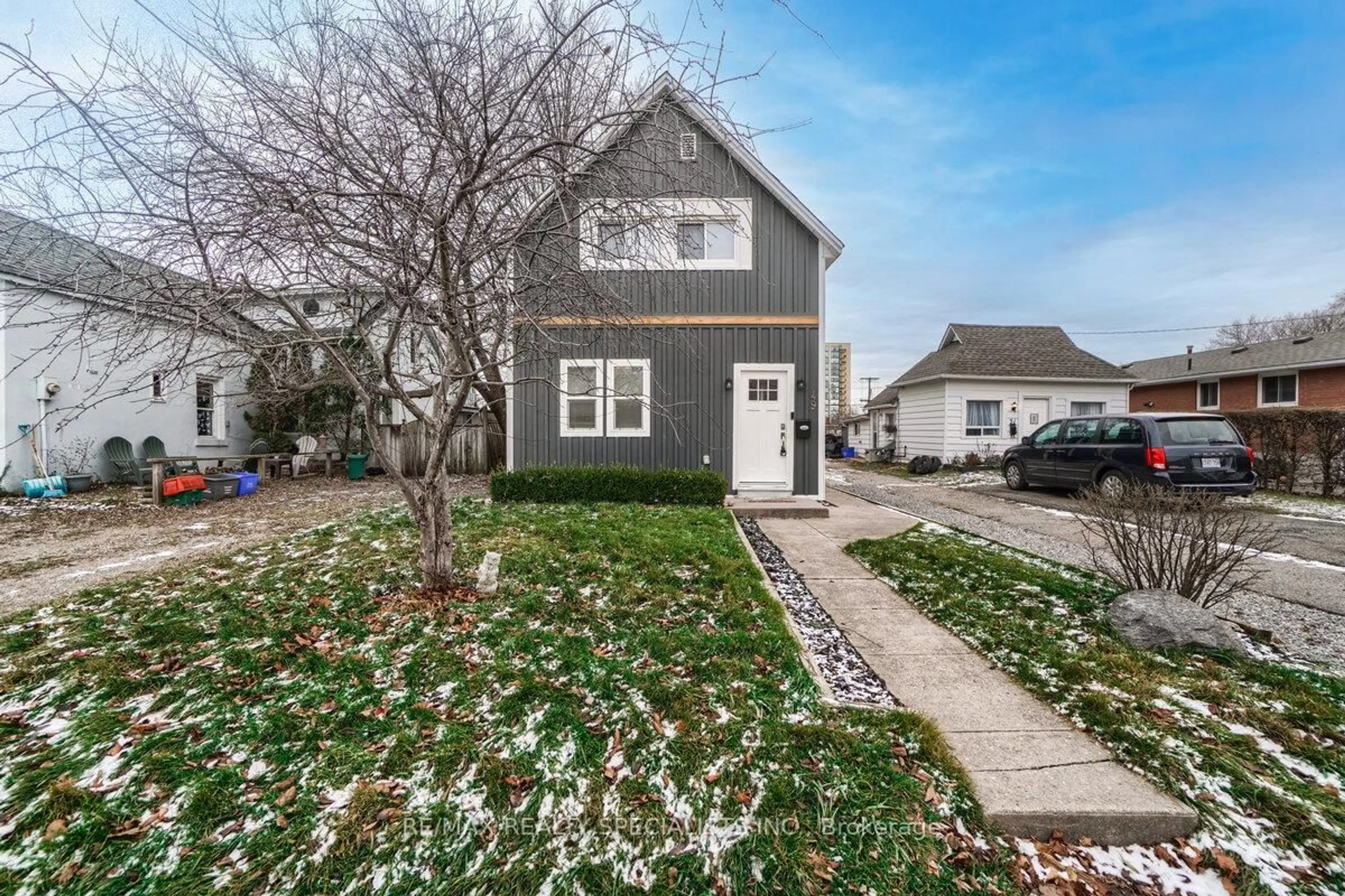 A pic from outside/outdoor area/front of a property/back of a property/a pic from drone, street for 49 Sanford St, Barrie Ontario L4N 3C3