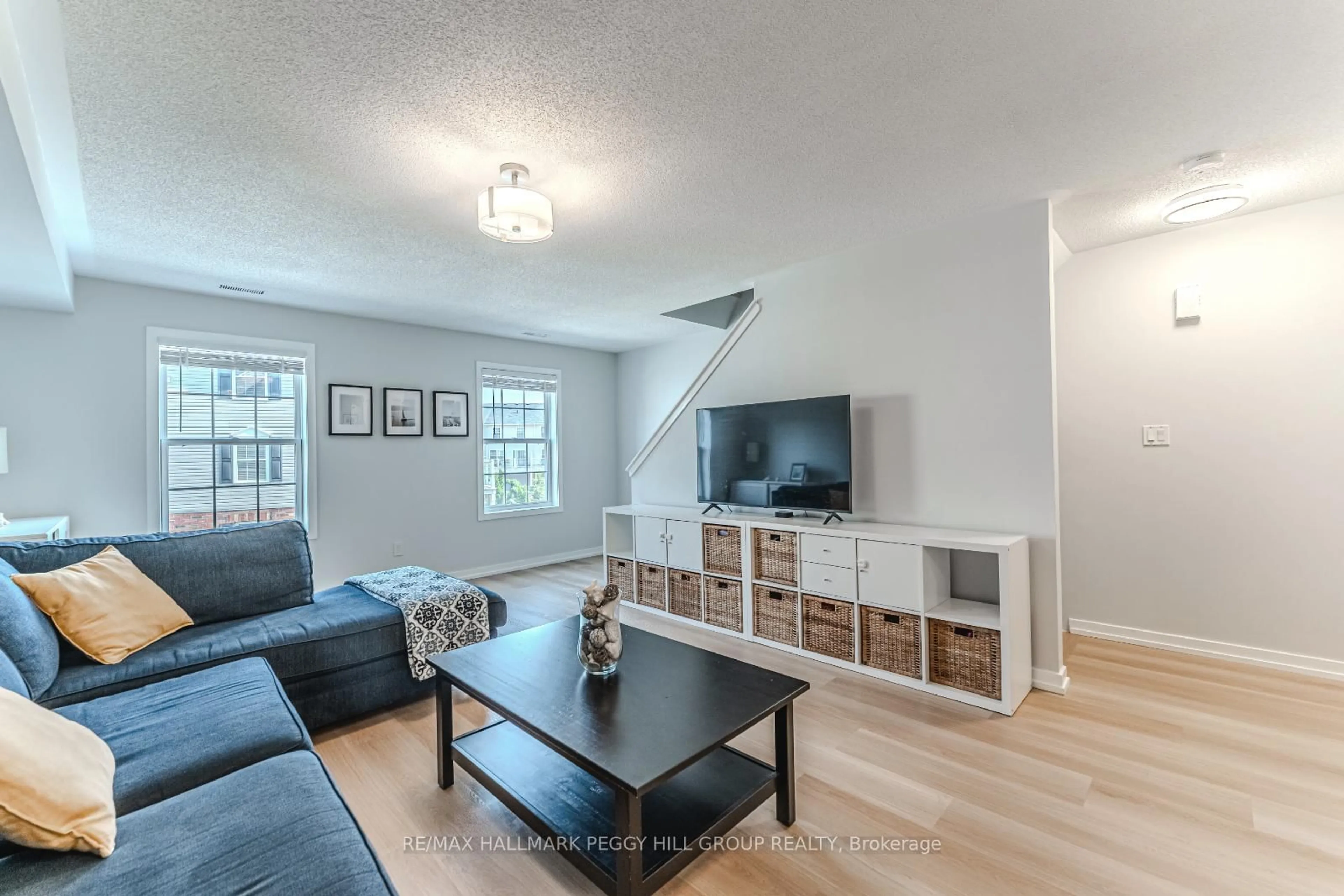 Living room with furniture, unknown for 91 Coughlin Rd #41, Barrie Ontario L4N 0L6