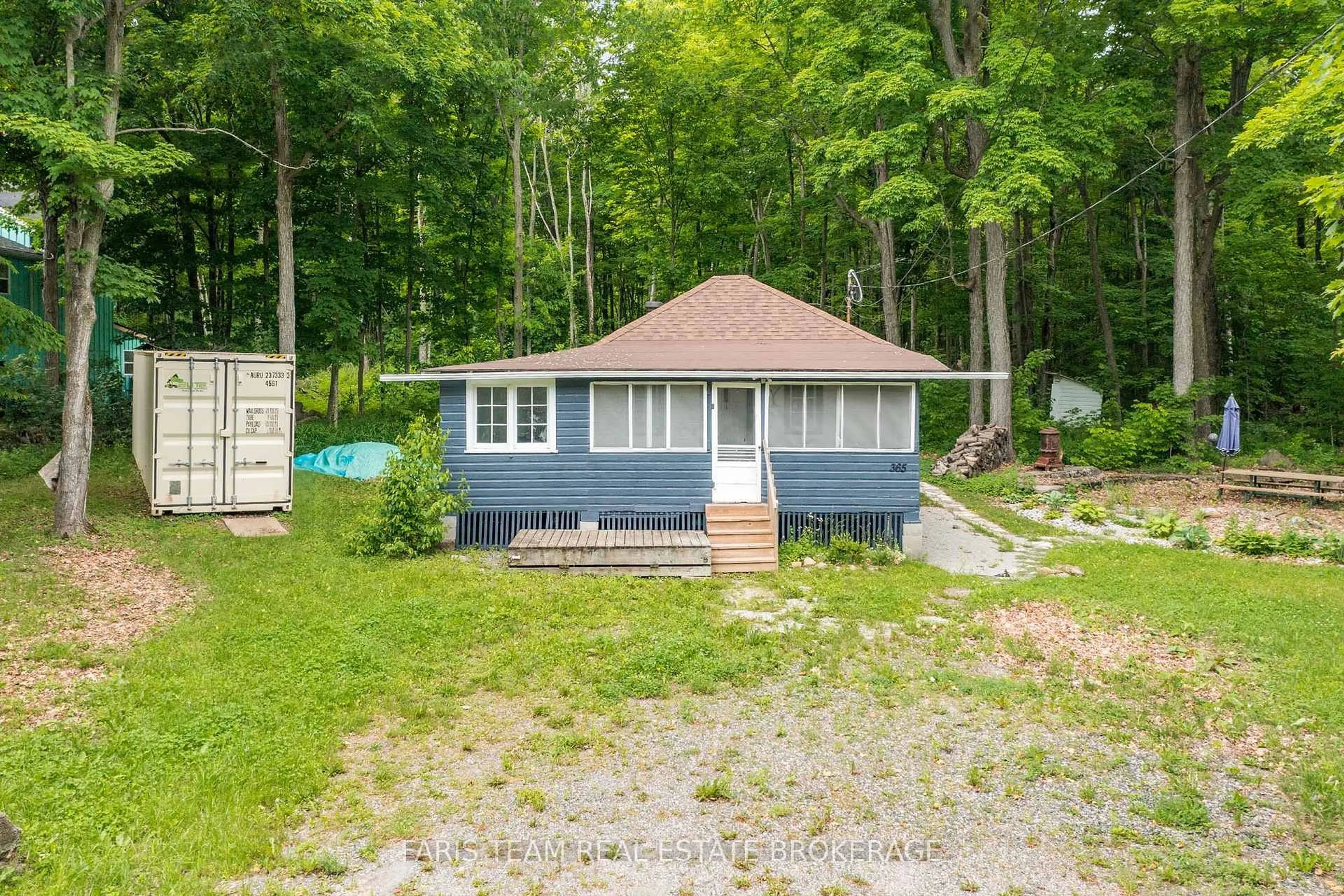 A pic from outside/outdoor area/front of a property/back of a property/a pic from drone, water/lake/river/ocean view for 365 Robins Point Rd, Tay Ontario L0K 2A0