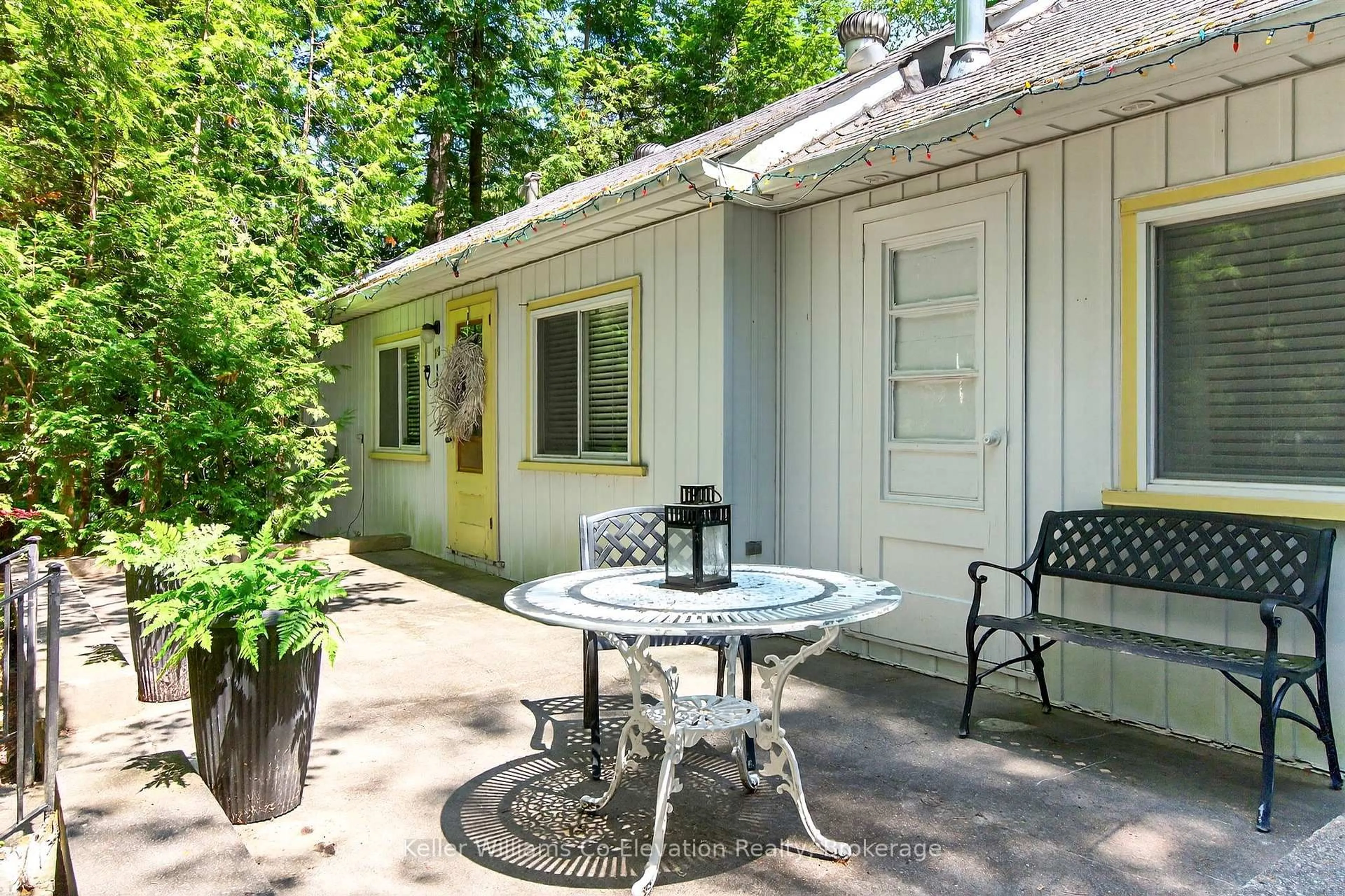 Patio, street for 19 Evans Dr, Tiny Ontario L0L 2J0
