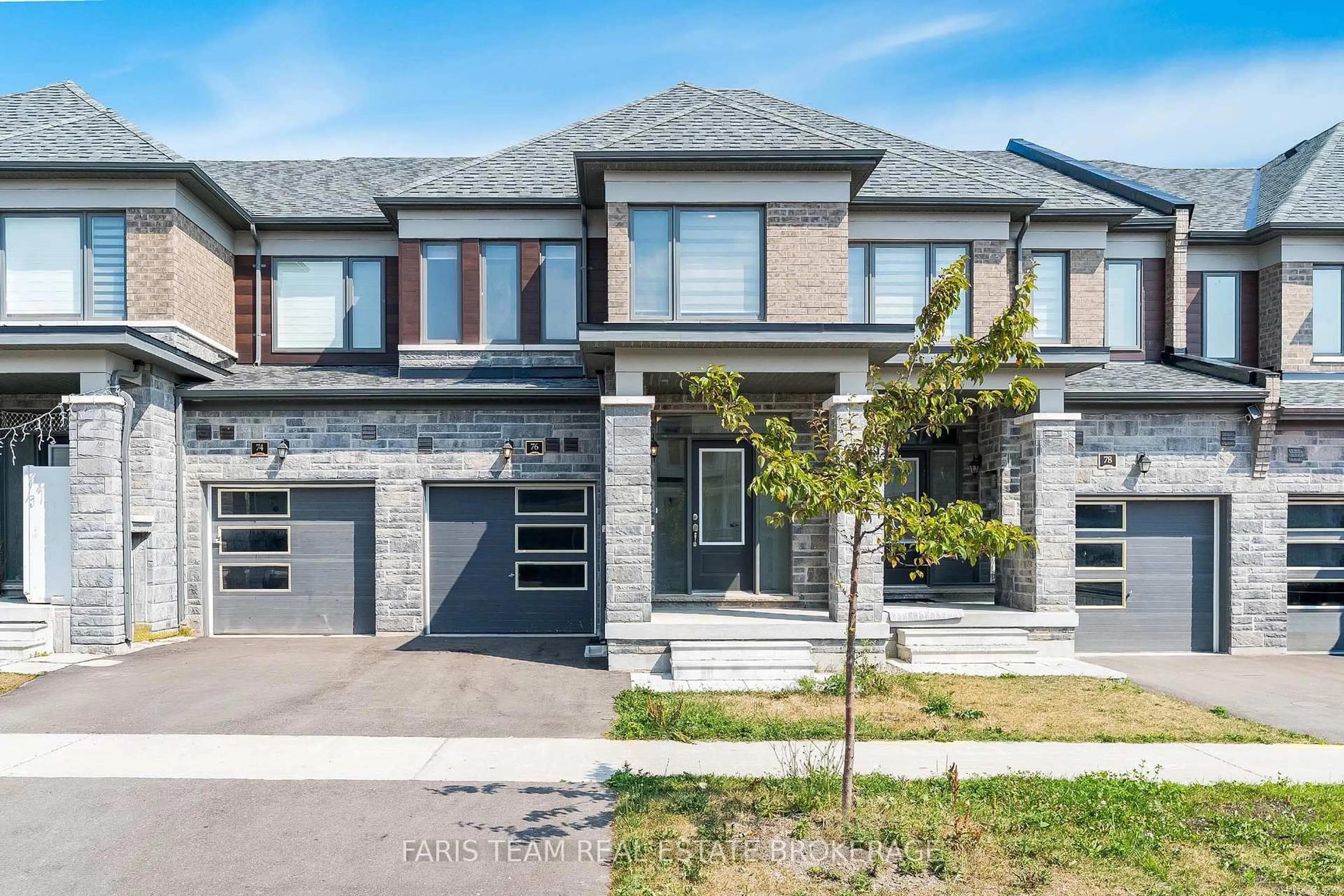 Home with brick exterior material, street for 76 Valleybrook Rd, Barrie Ontario L9J 0L6