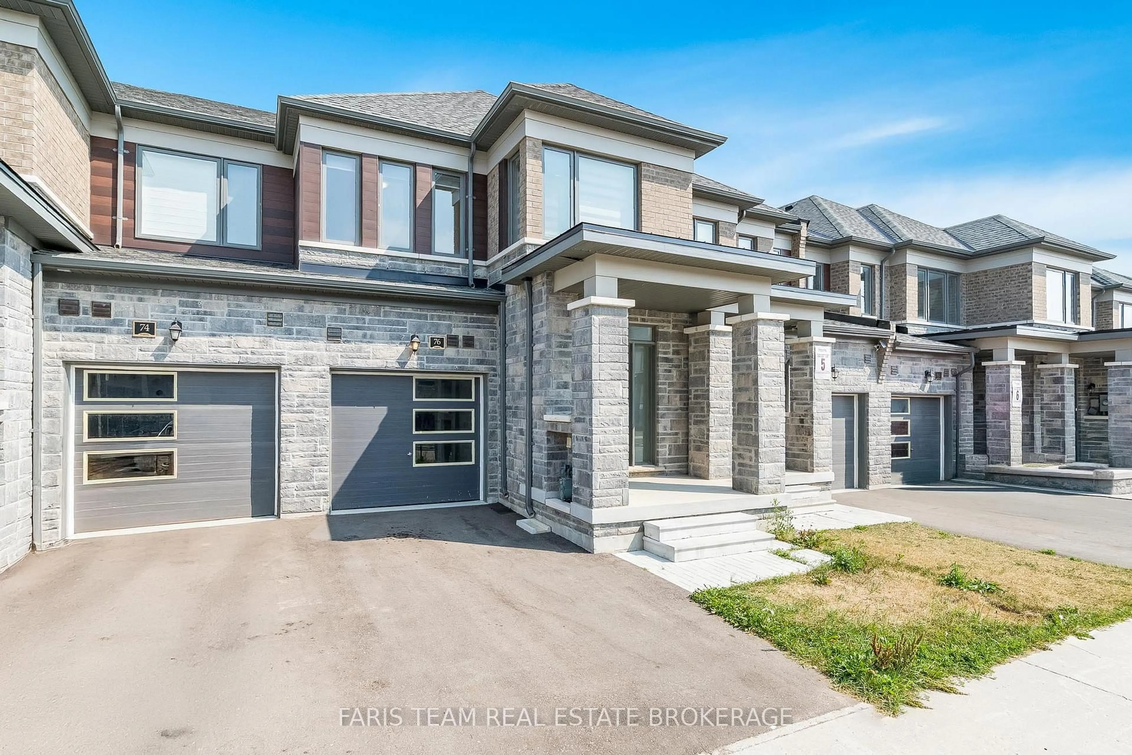 Home with brick exterior material, street for 76 Valleybrook Rd, Barrie Ontario L9J 0L6