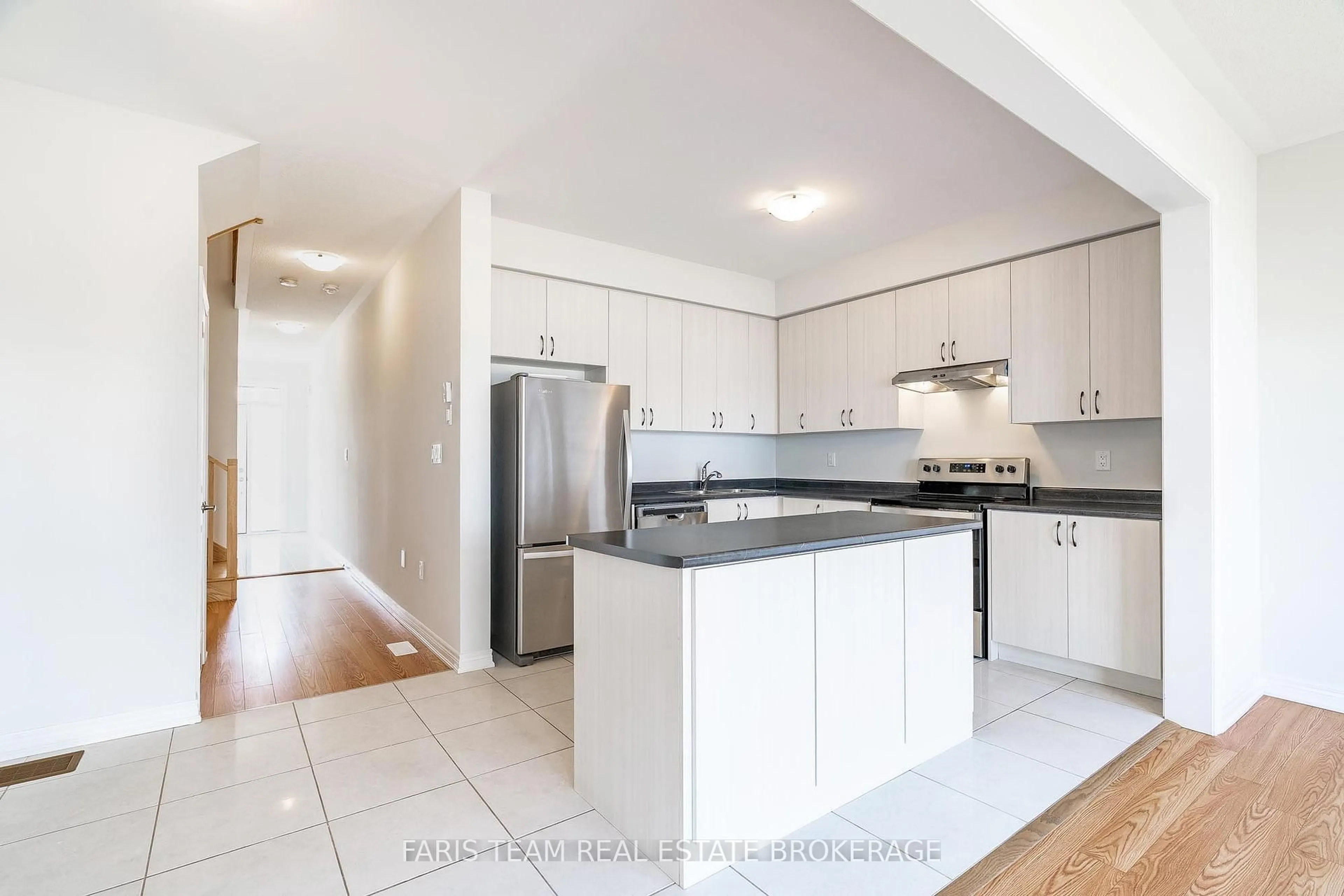 Open concept kitchen, ceramic/tile floor for 76 Valleybrook Rd, Barrie Ontario L9J 0L6