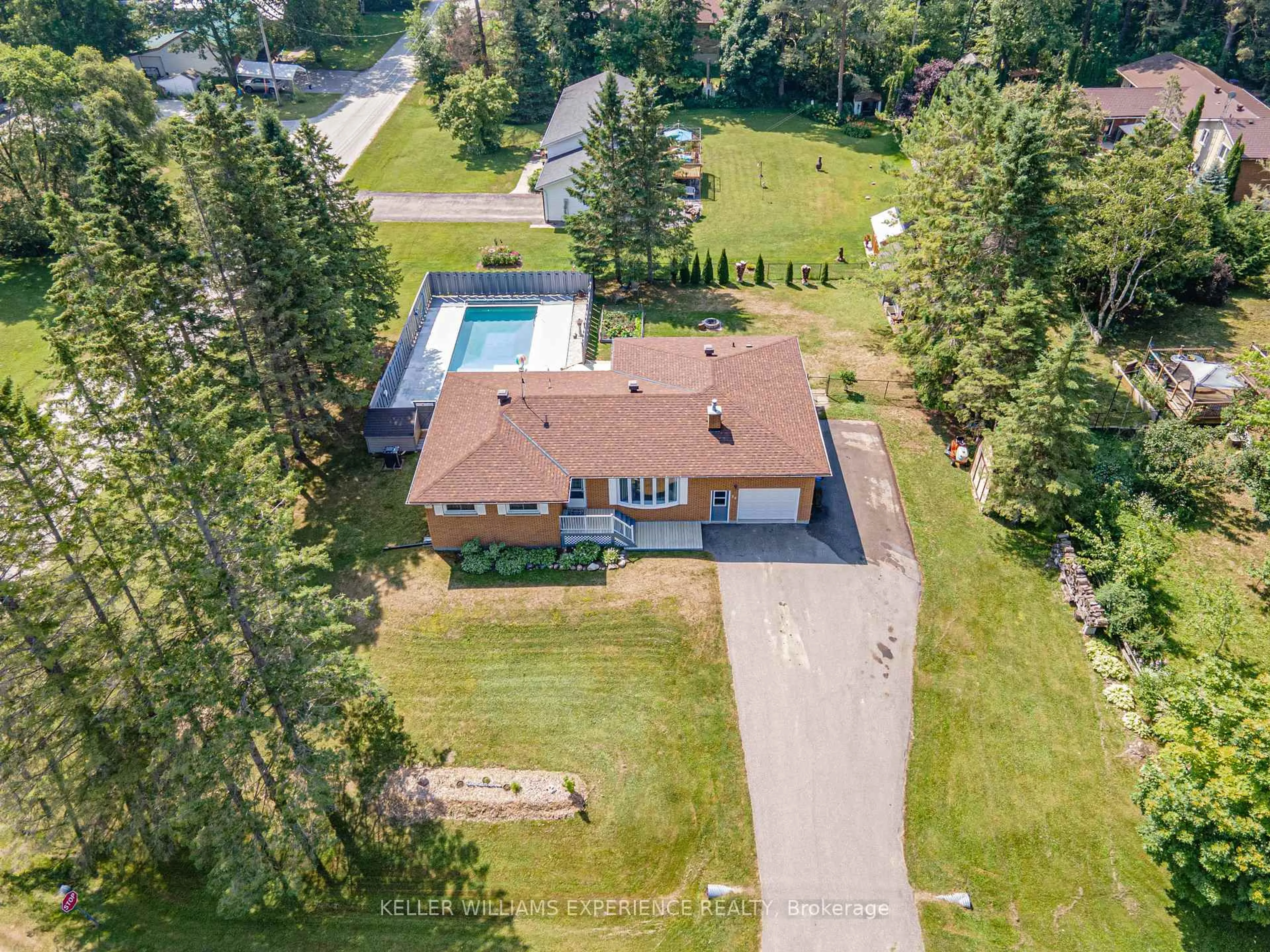 A pic from outside/outdoor area/front of a property/back of a property/a pic from drone, street for 25 LAMERS Cres, Clearview Ontario L0M 1N0