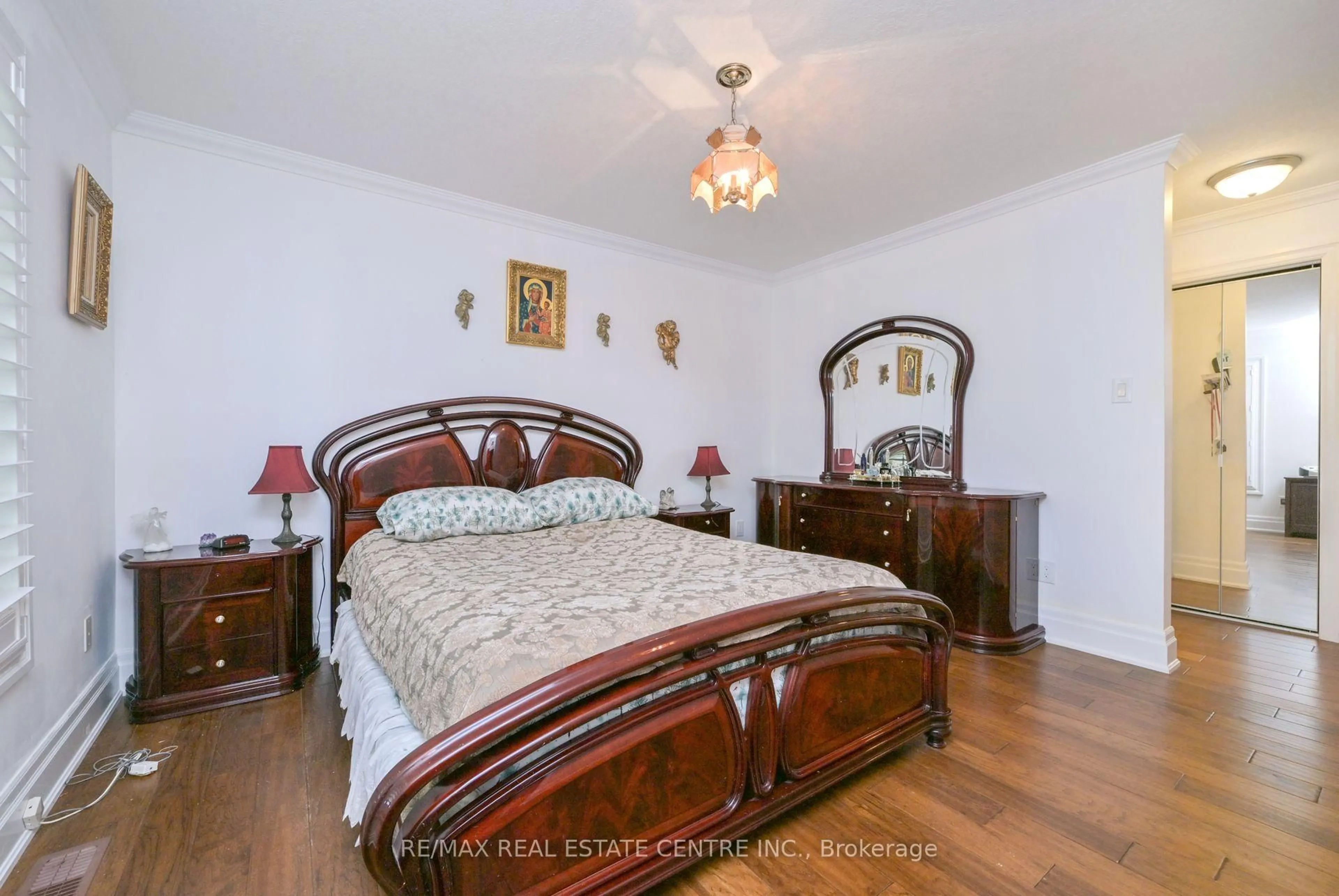 Bedroom with bed, unknown for 37 Garden Grove Cres, Wasaga Beach Ontario L9Z 0E6