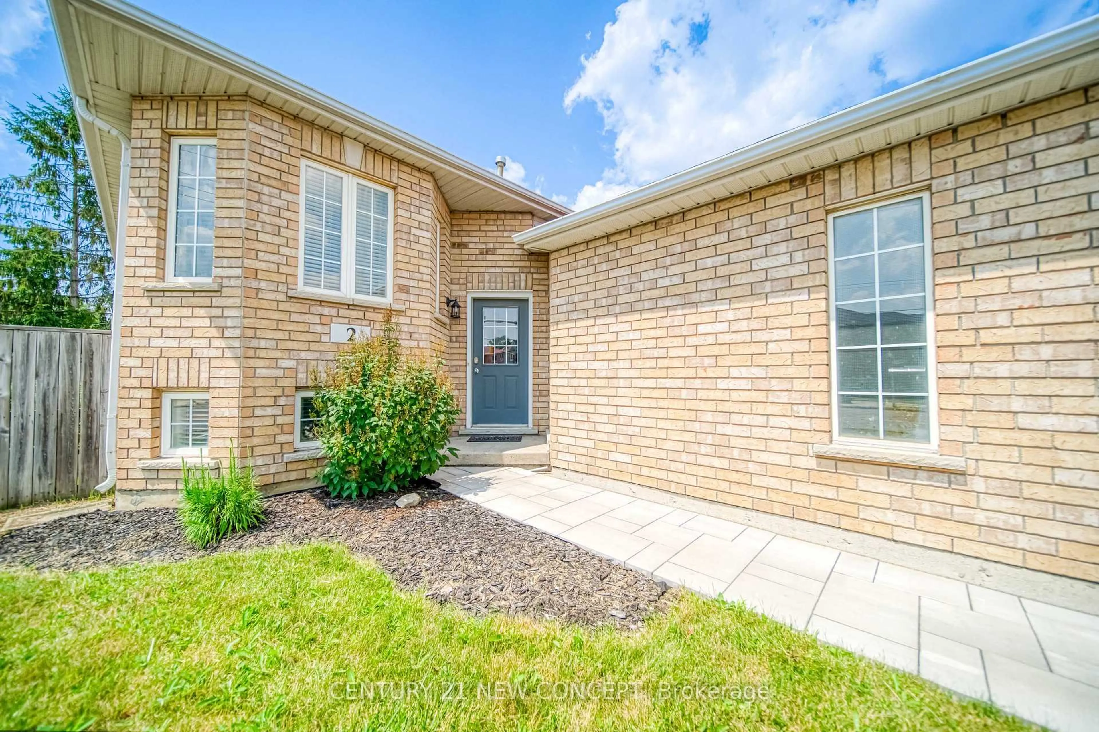 Home with brick exterior material, street for 2 Michael Cres, Barrie Ontario L4M 6Y9