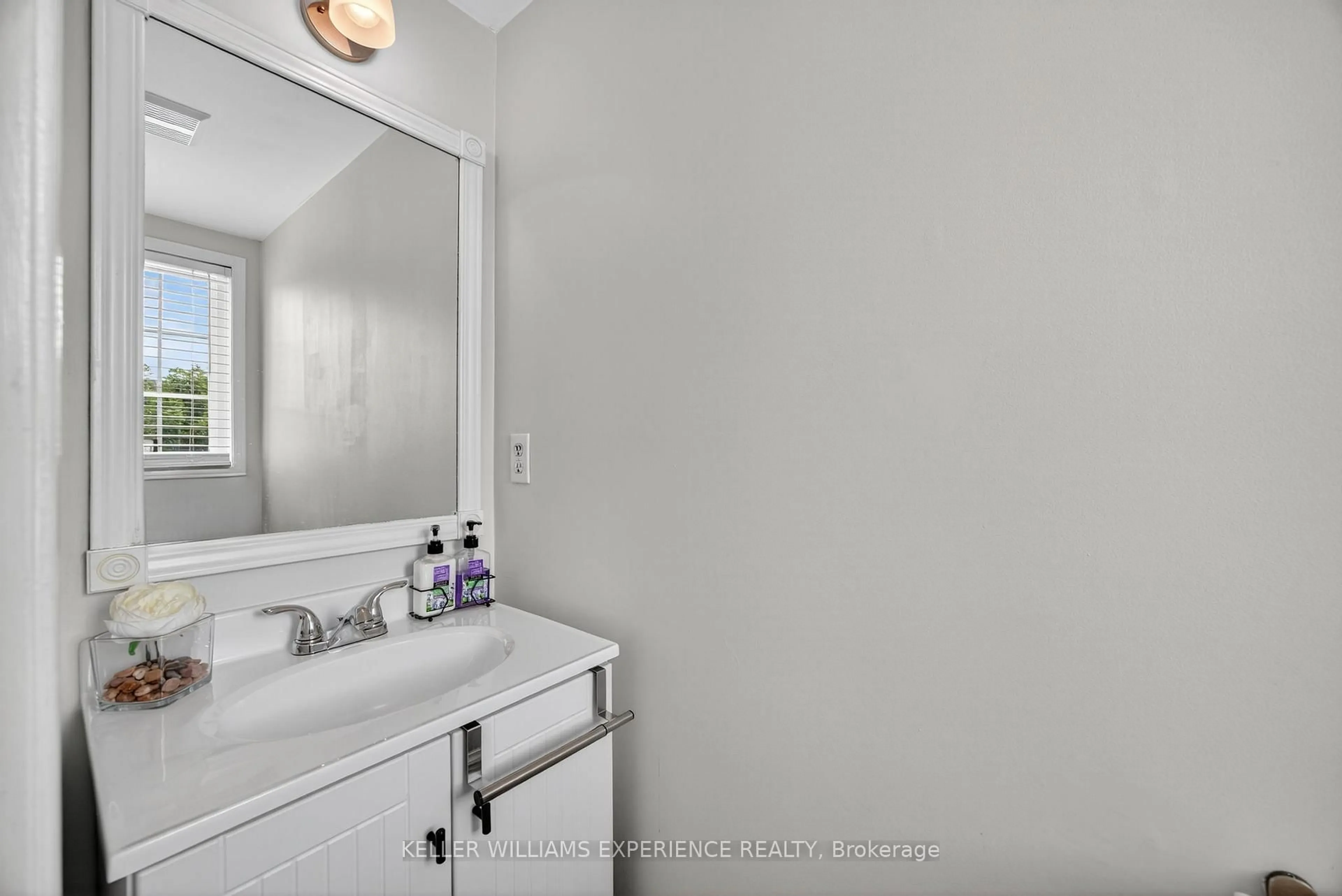 Standard bathroom, unknown for 64 Gadwall Ave, Barrie Ontario L4N 8X5