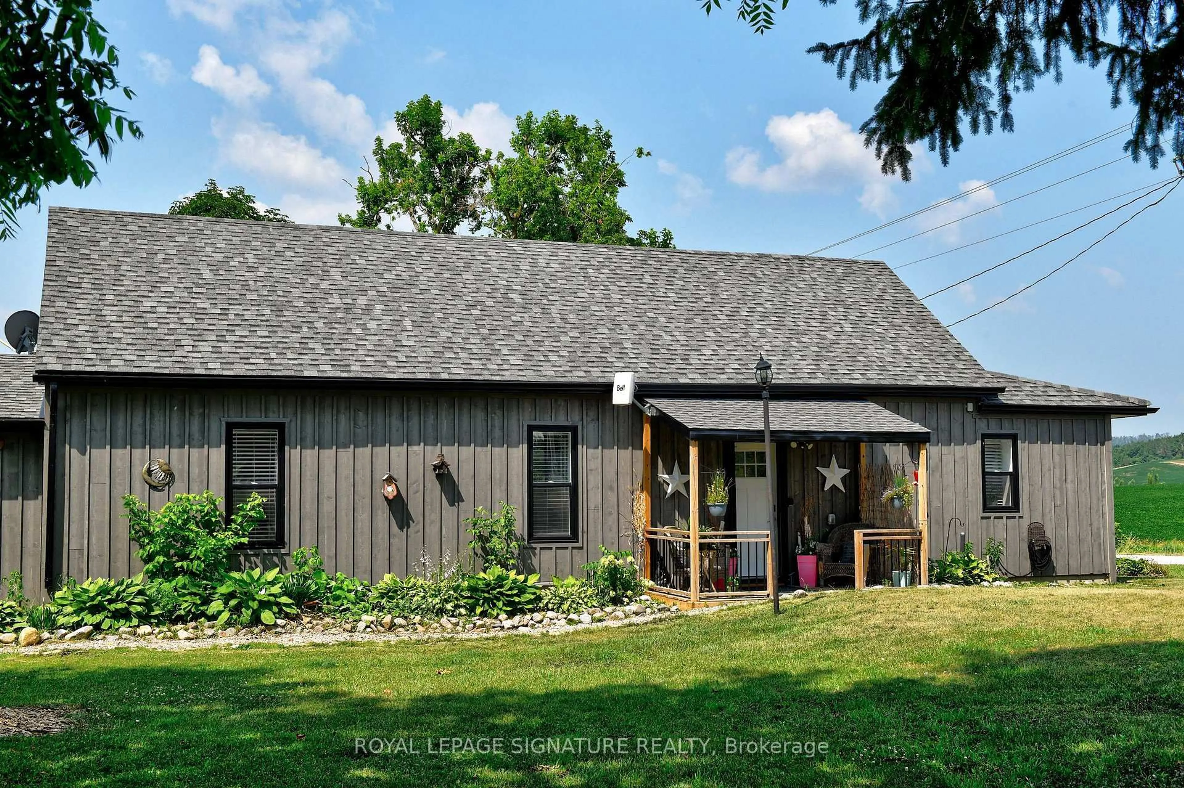 Home with vinyl exterior material, unknown for 7747 15/16 Sdrd, Clearview Ontario L0M 1G0