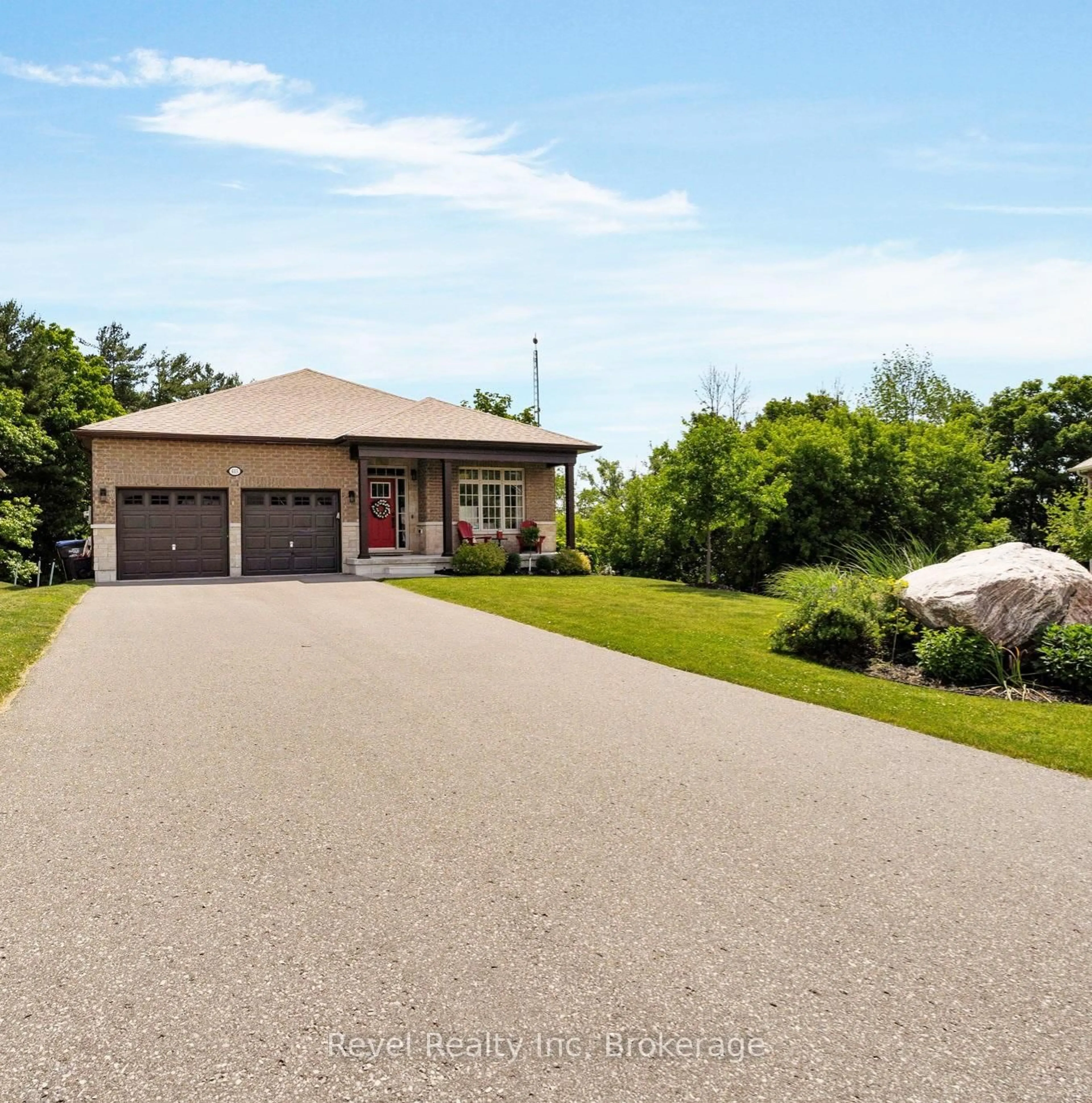 A pic from outside/outdoor area/front of a property/back of a property/a pic from drone, unknown for 413 RUSS HOWARD Dr, Midland Ontario L4R 0A6