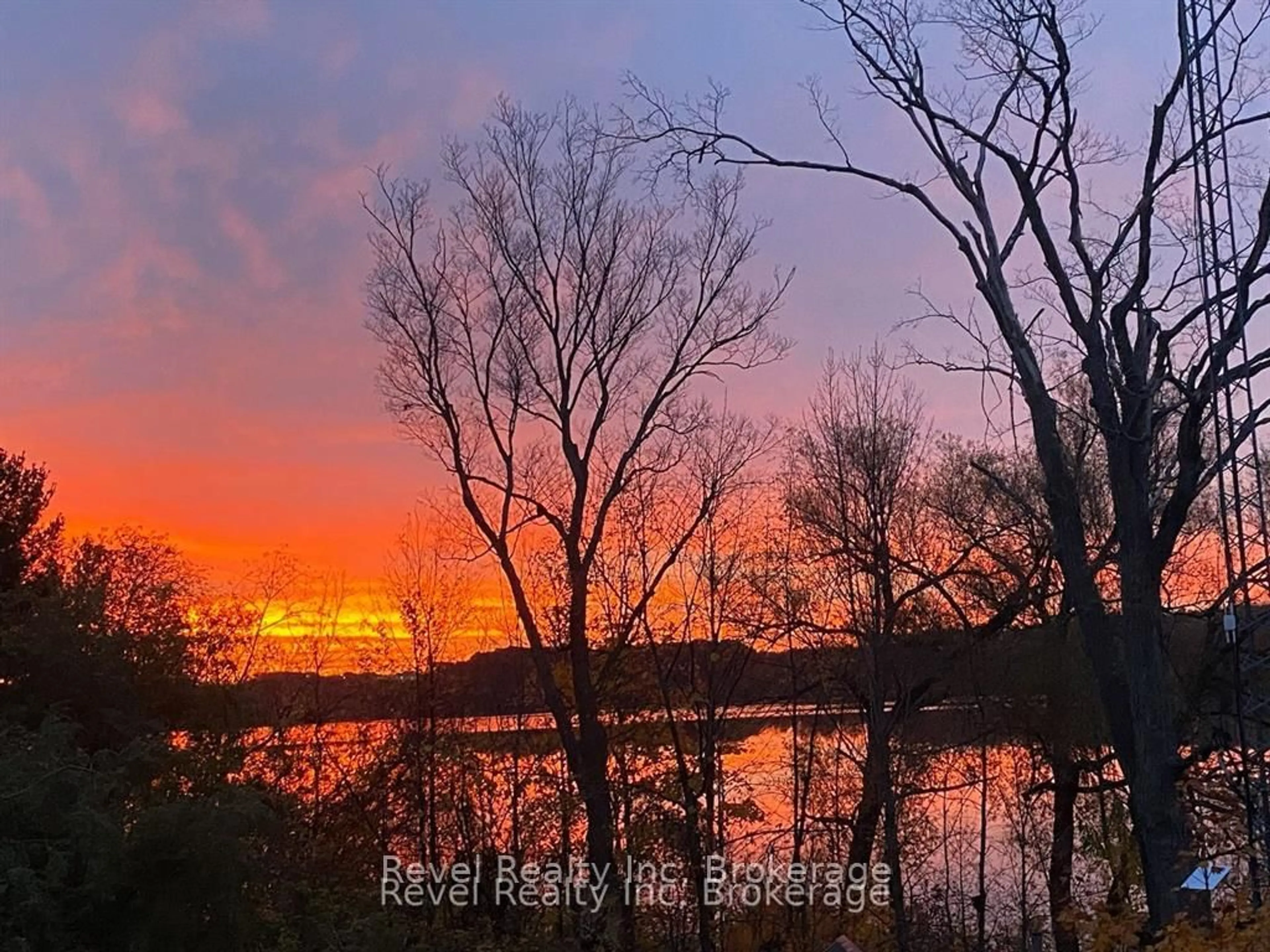 Blurry image for 413 RUSS HOWARD Dr, Midland Ontario L4R 0A6