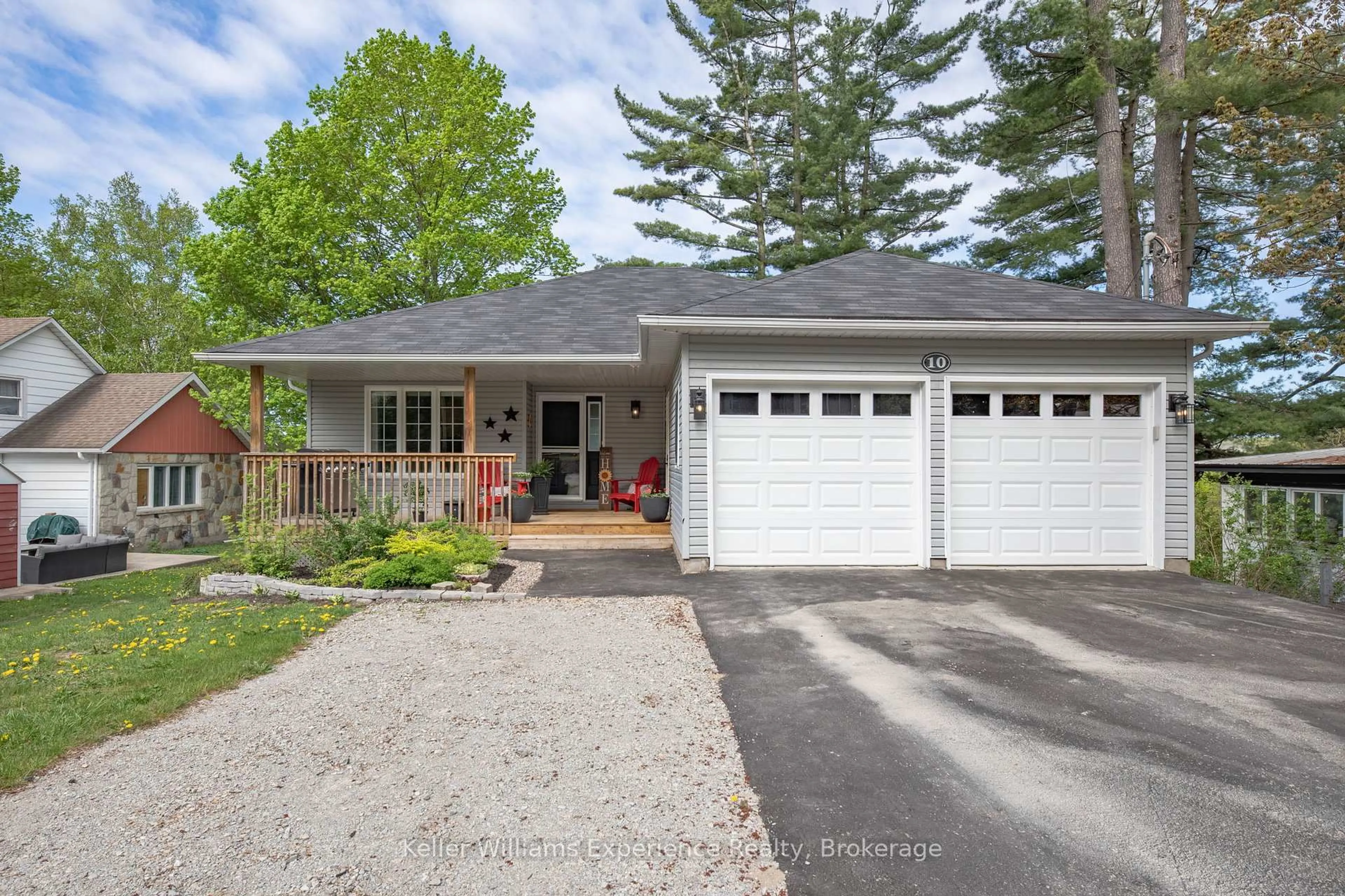 Unknown for 10 Clarence Ave, Penetanguishene Ontario L9M 1A9