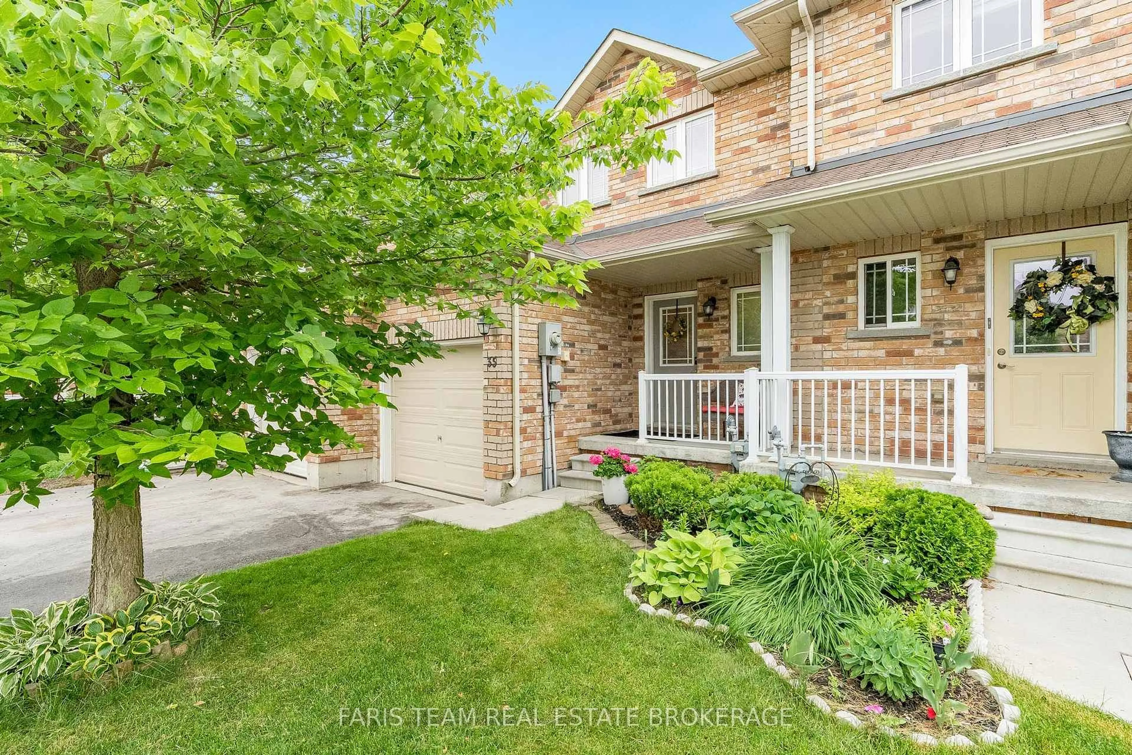Home with brick exterior material, street for 35 Southwoods Cres, Barrie Ontario L4N 9P8