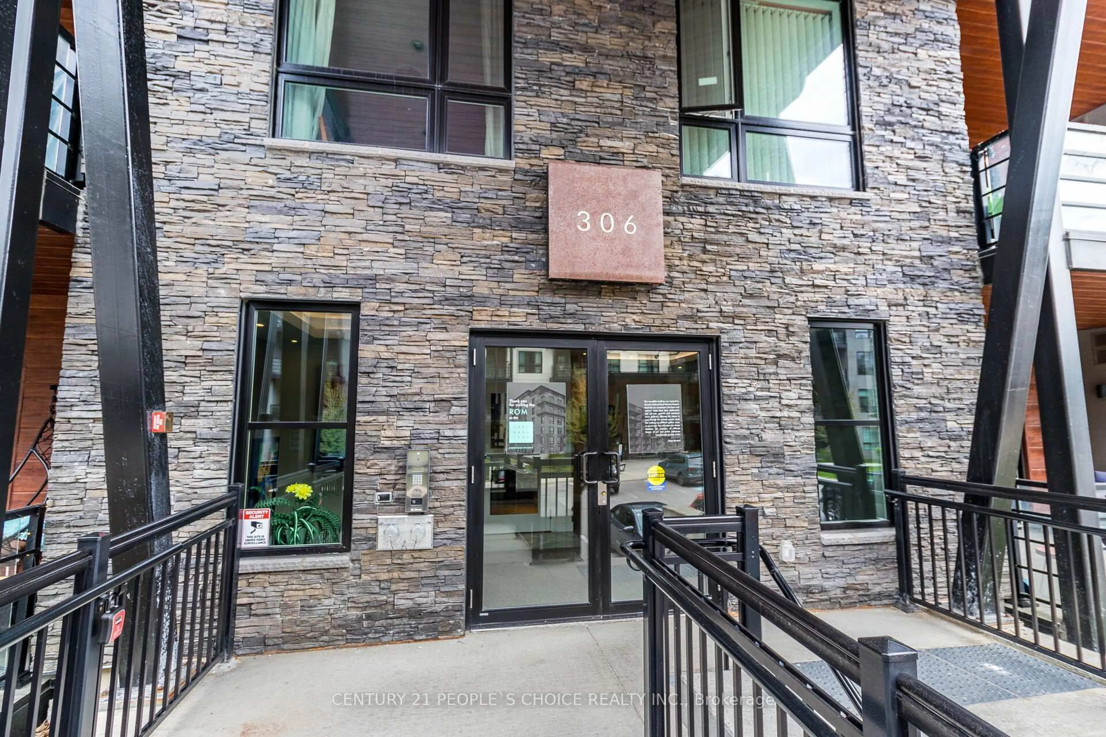 Indoor foyer for 306 Essa Rd #511, Barrie Ontario L9J 0H5