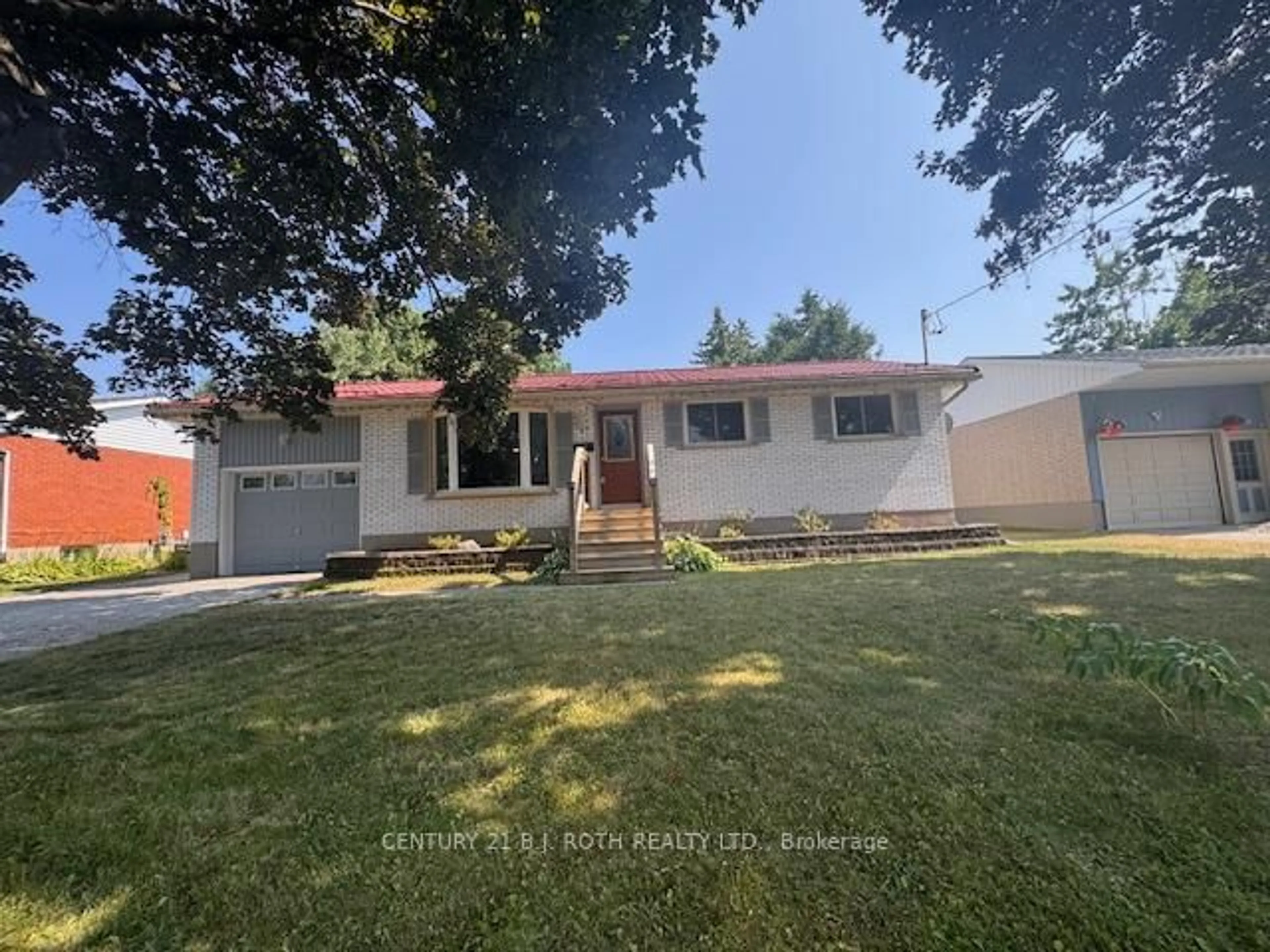 A pic from outside/outdoor area/front of a property/back of a property/a pic from drone, street for 67 Orma Dr, Orillia Ontario L3V 4J7