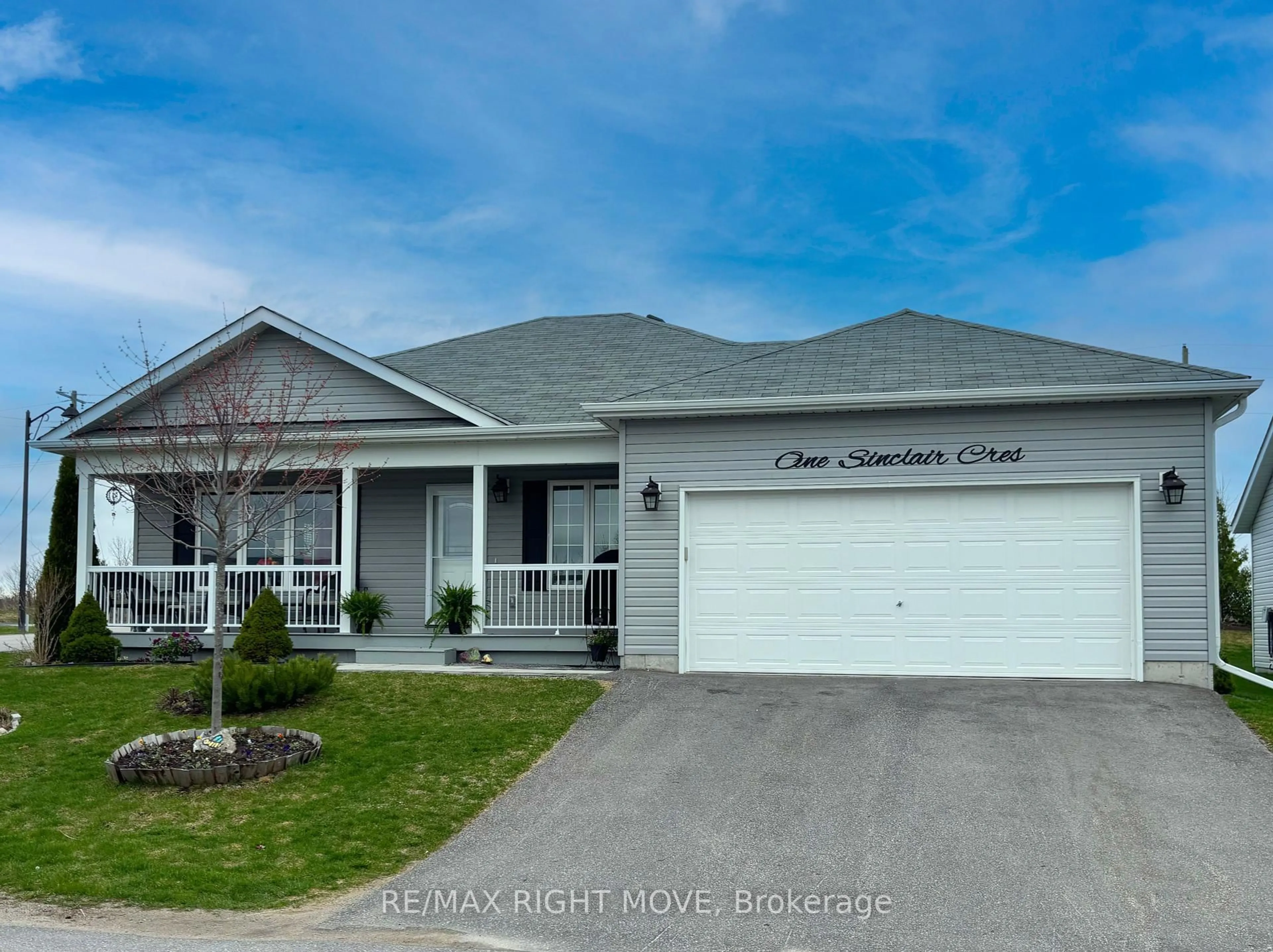 Home with vinyl exterior material, unknown for 1 Sinclair Cres, Ramara Ontario L3V 6H7