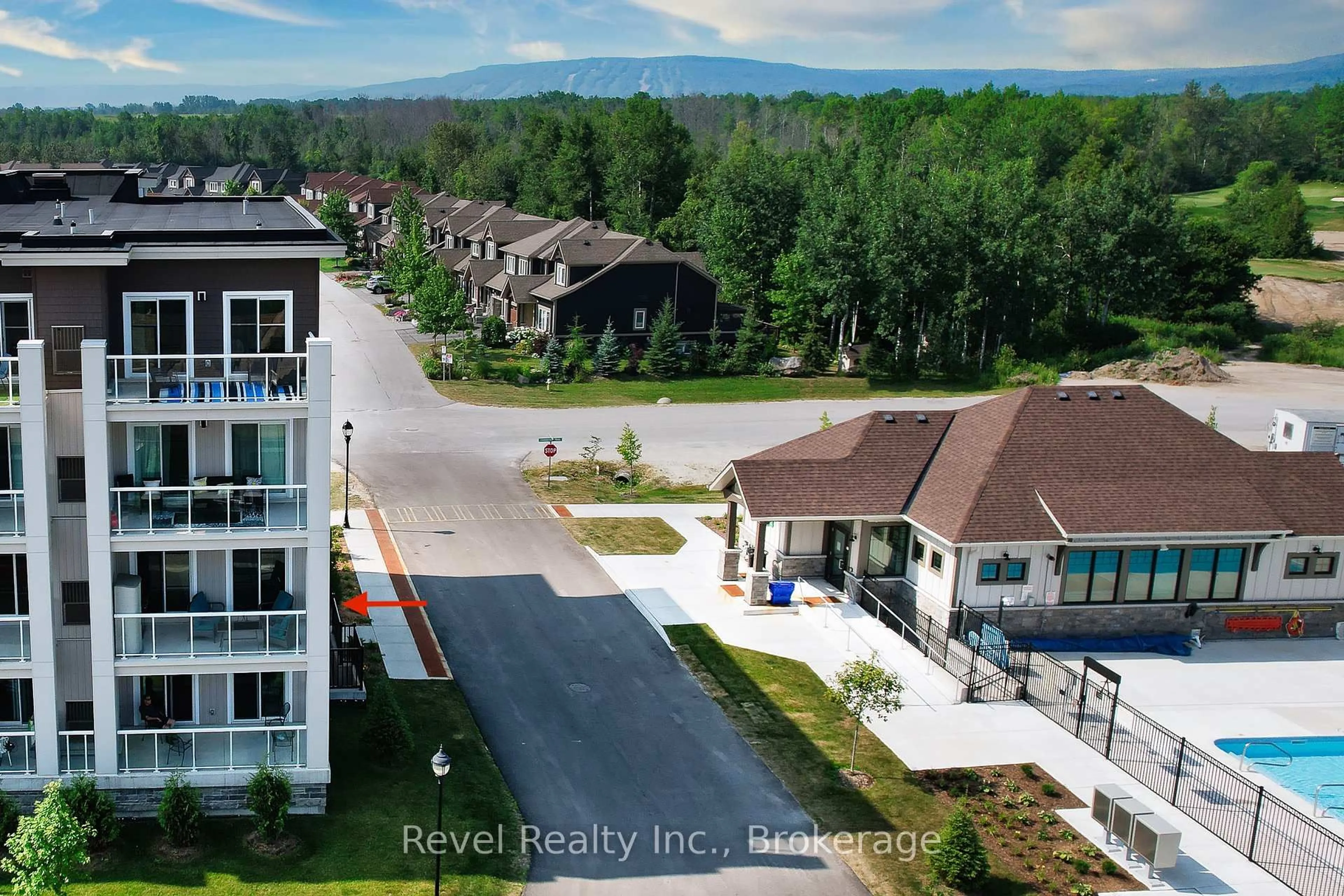 A pic from outside/outdoor area/front of a property/back of a property/a pic from drone, mountain view for 17 Spooner Cres #201, Collingwood Ontario L9Y 1T3