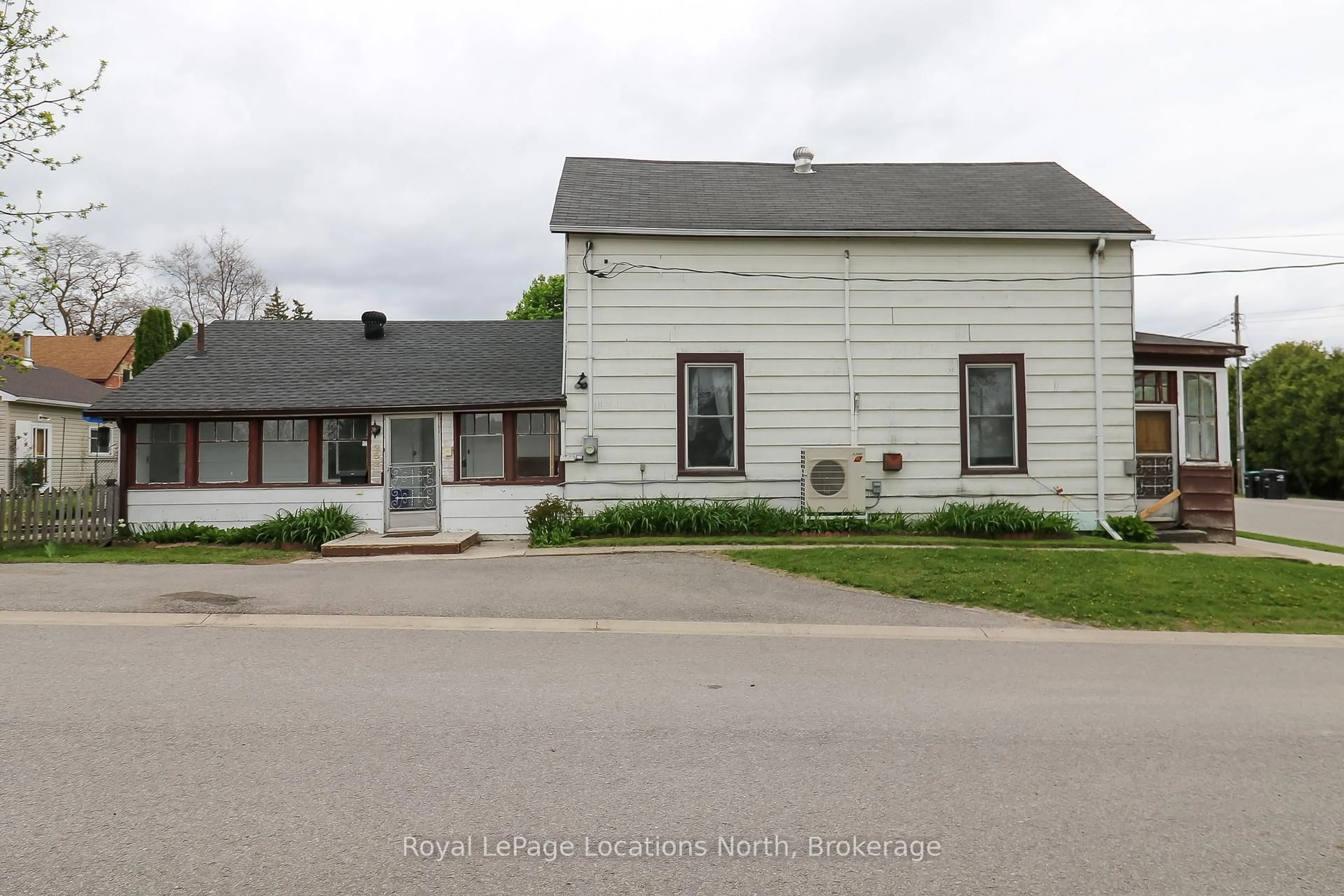 Unknown for 252 Simcoe St, Collingwood Ontario L9Y 1J3
