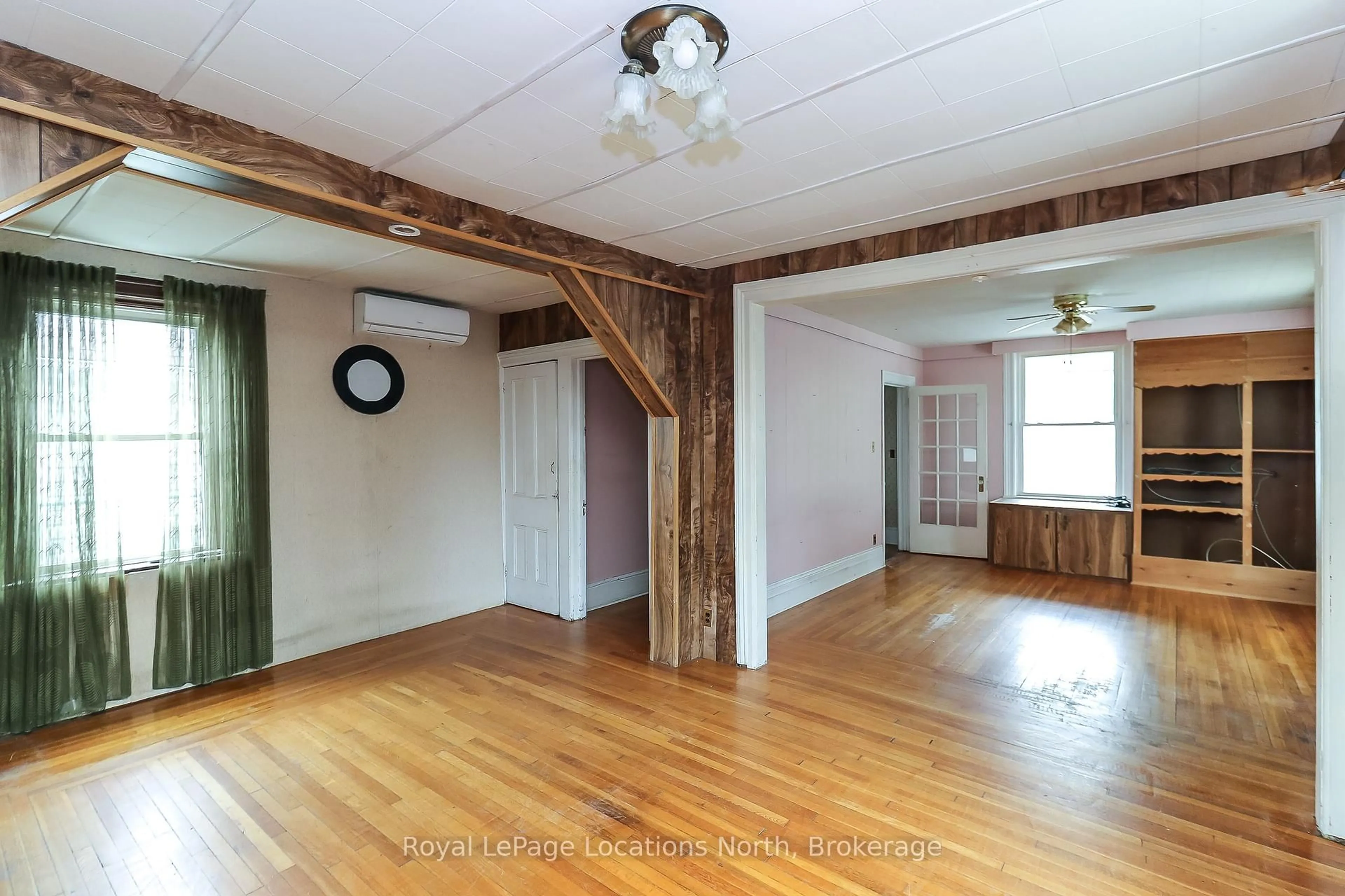 Unknown for 252 Simcoe St, Collingwood Ontario L9Y 1J3