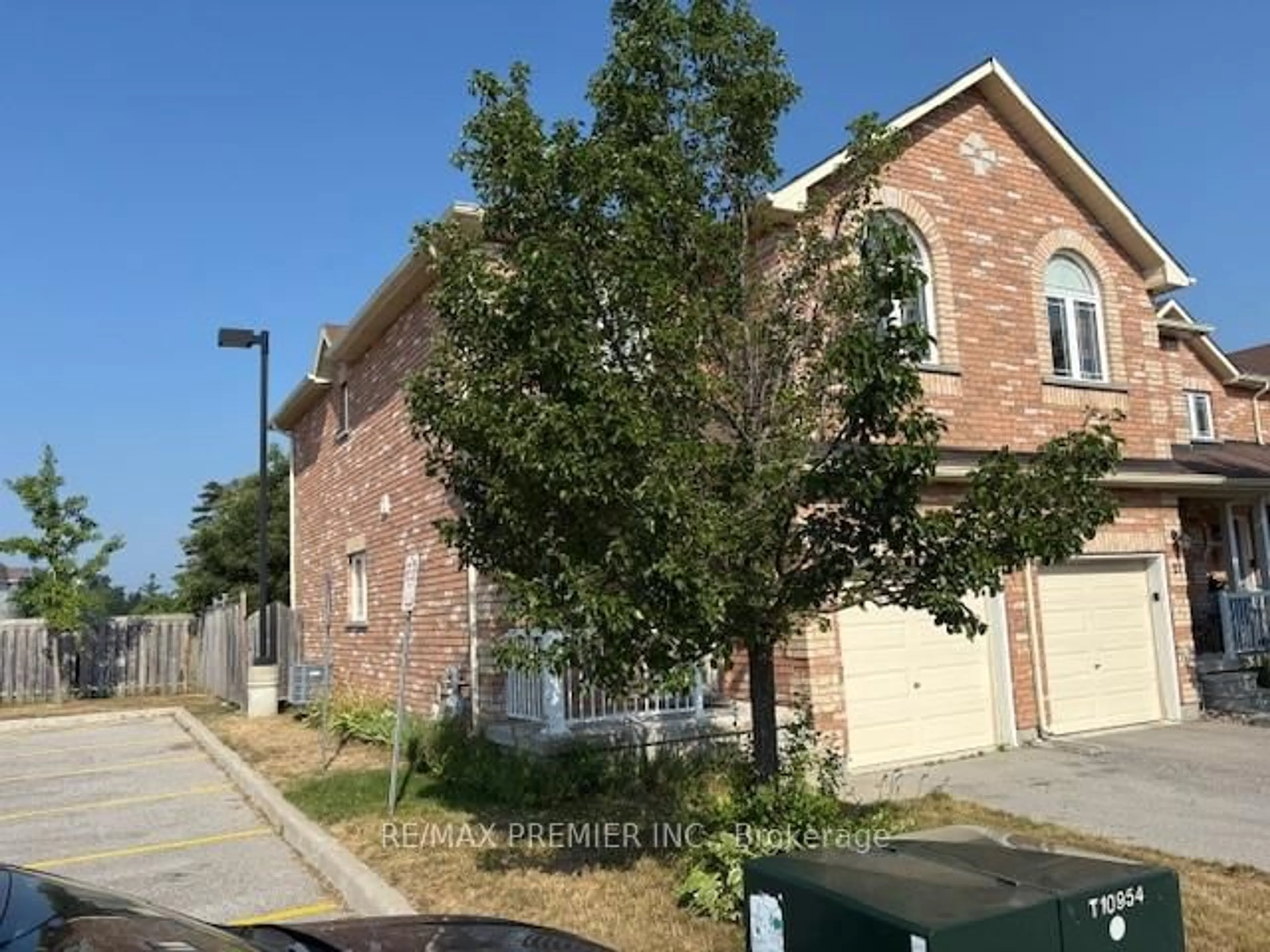 Home with brick exterior material, street for 25 Southwoods Cres, Barrie Ontario L4N 9P8