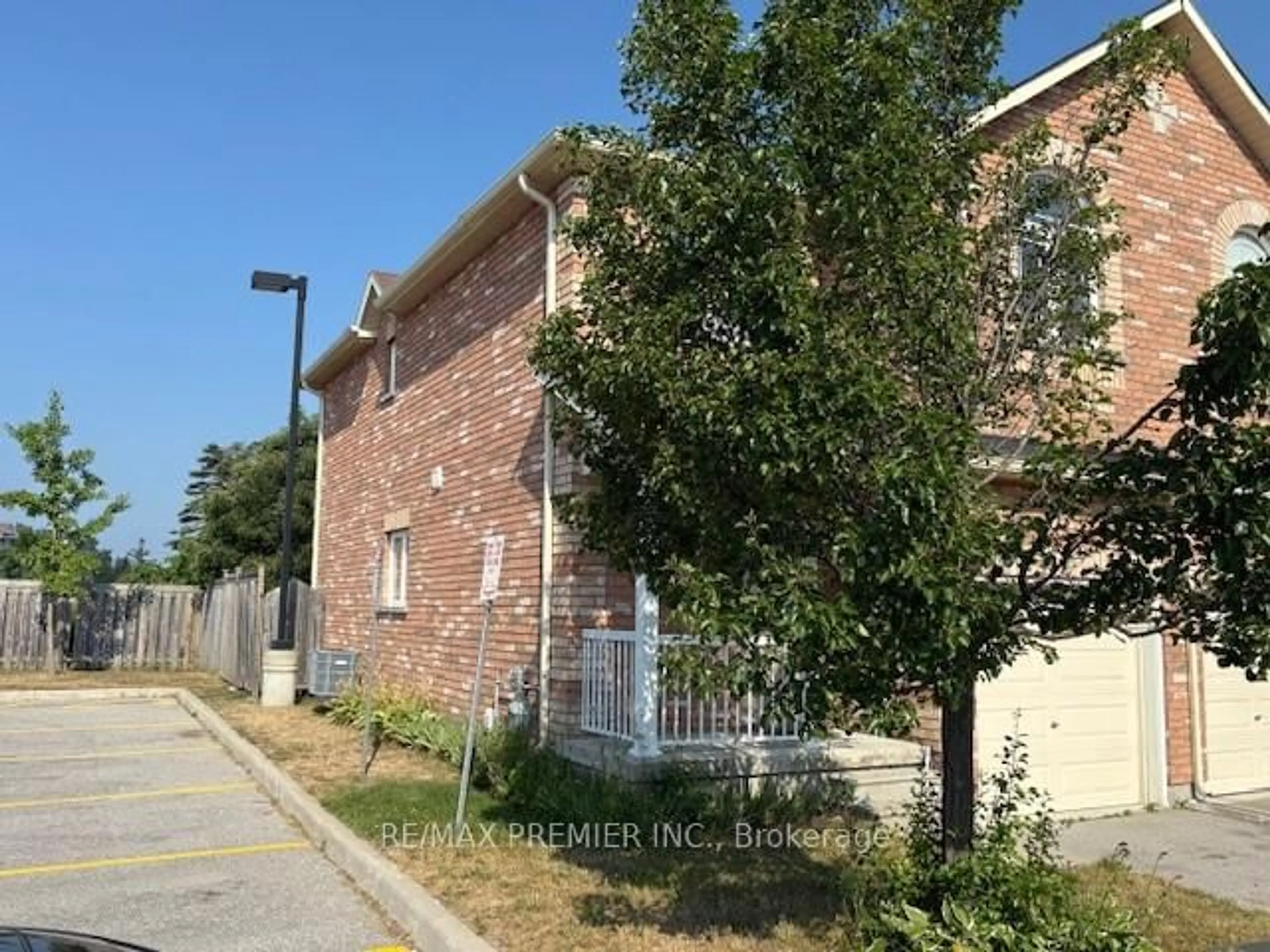 Home with brick exterior material, street for 25 Southwoods Cres, Barrie Ontario L4N 9P8