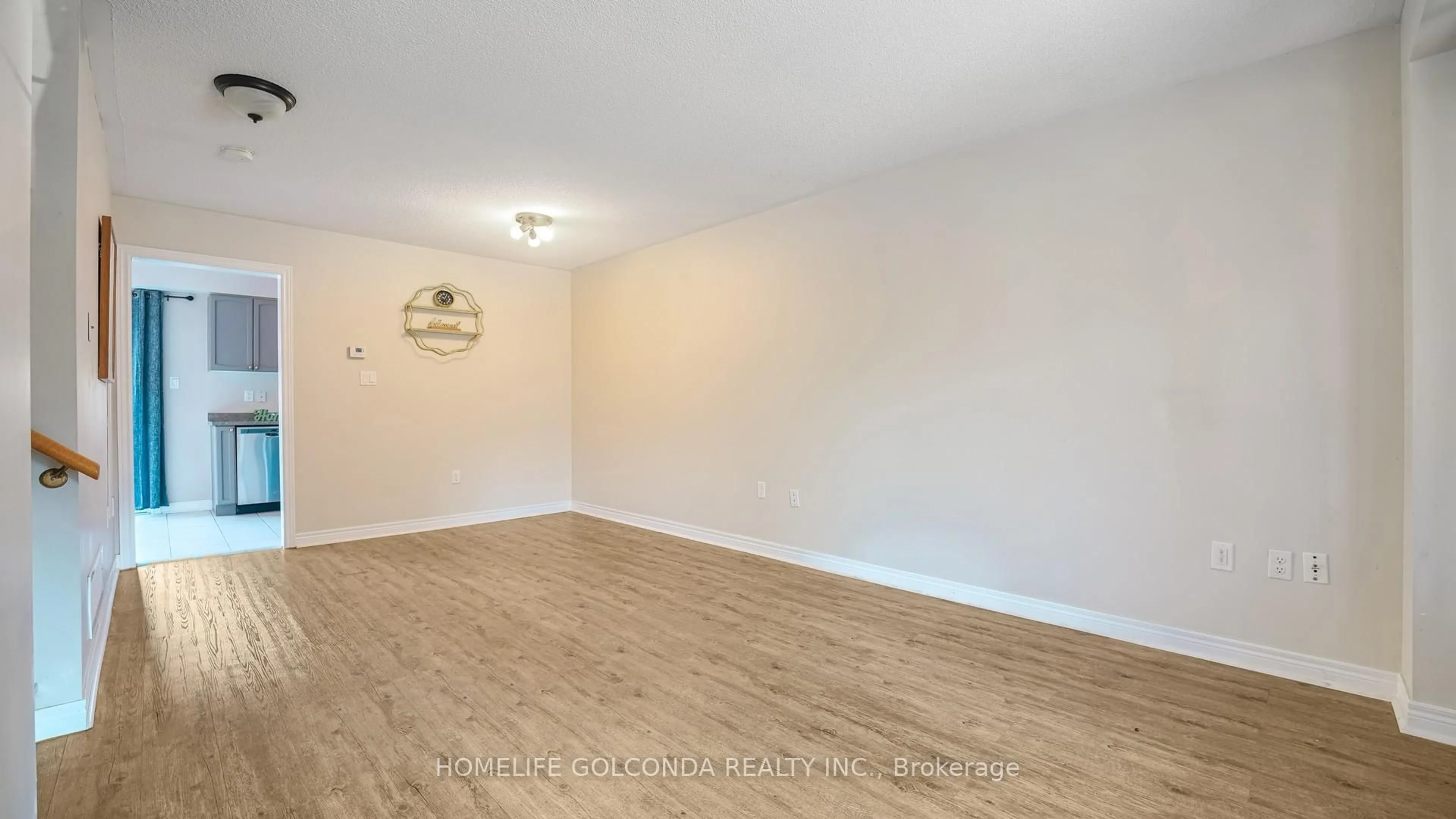 A pic of a room for 21 Bentley Cres, Barrie Ontario L4N 0Z1