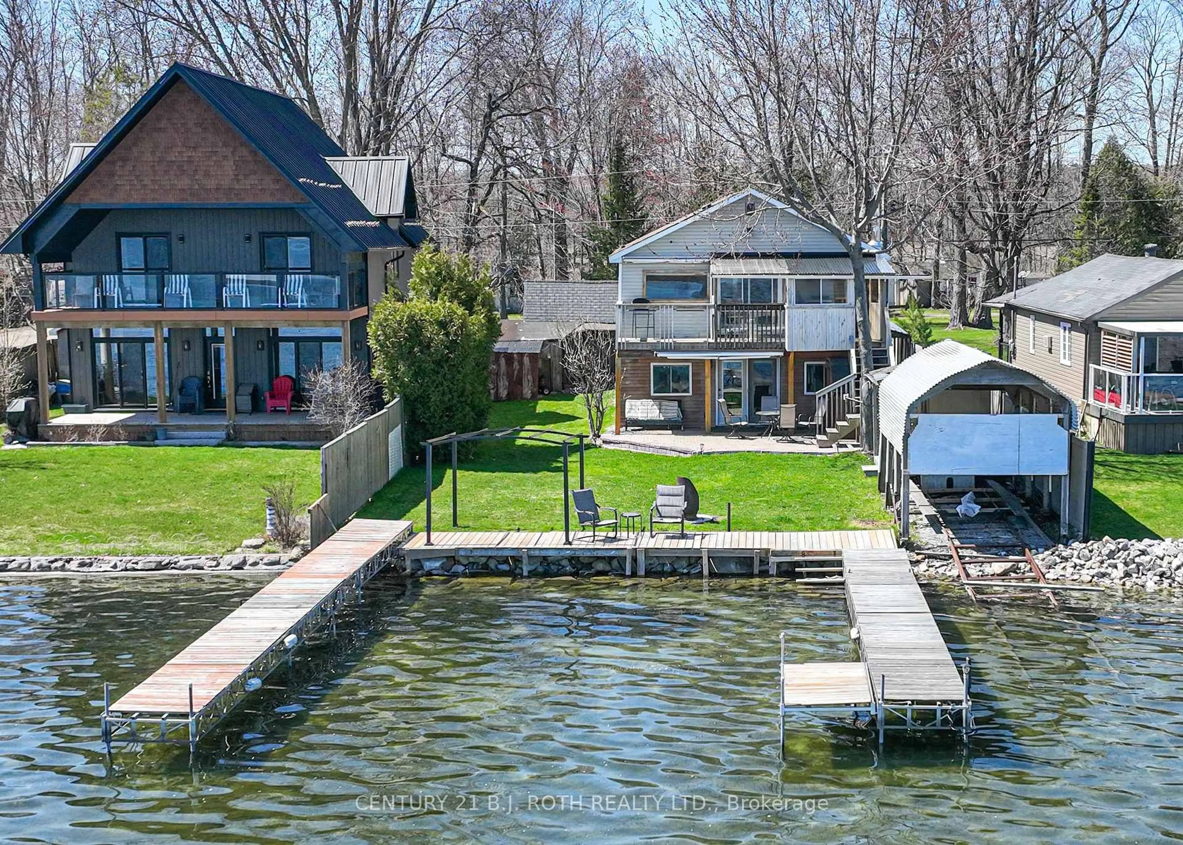 A pic from outside/outdoor area/front of a property/back of a property/a pic from drone, water/lake/river/ocean view for 3801 Wood Ave, Severn Ontario L3V 6H3