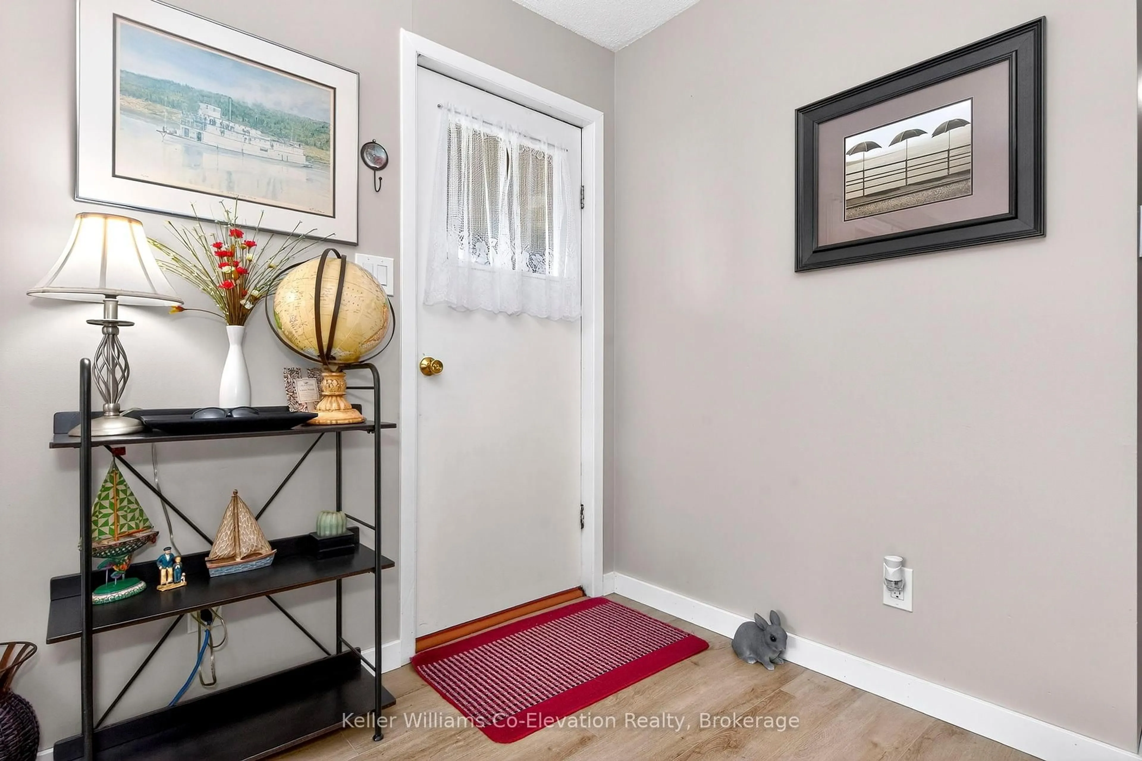 Indoor entryway for 179 Patterson Blvd, Tay Ontario L0K 1R0