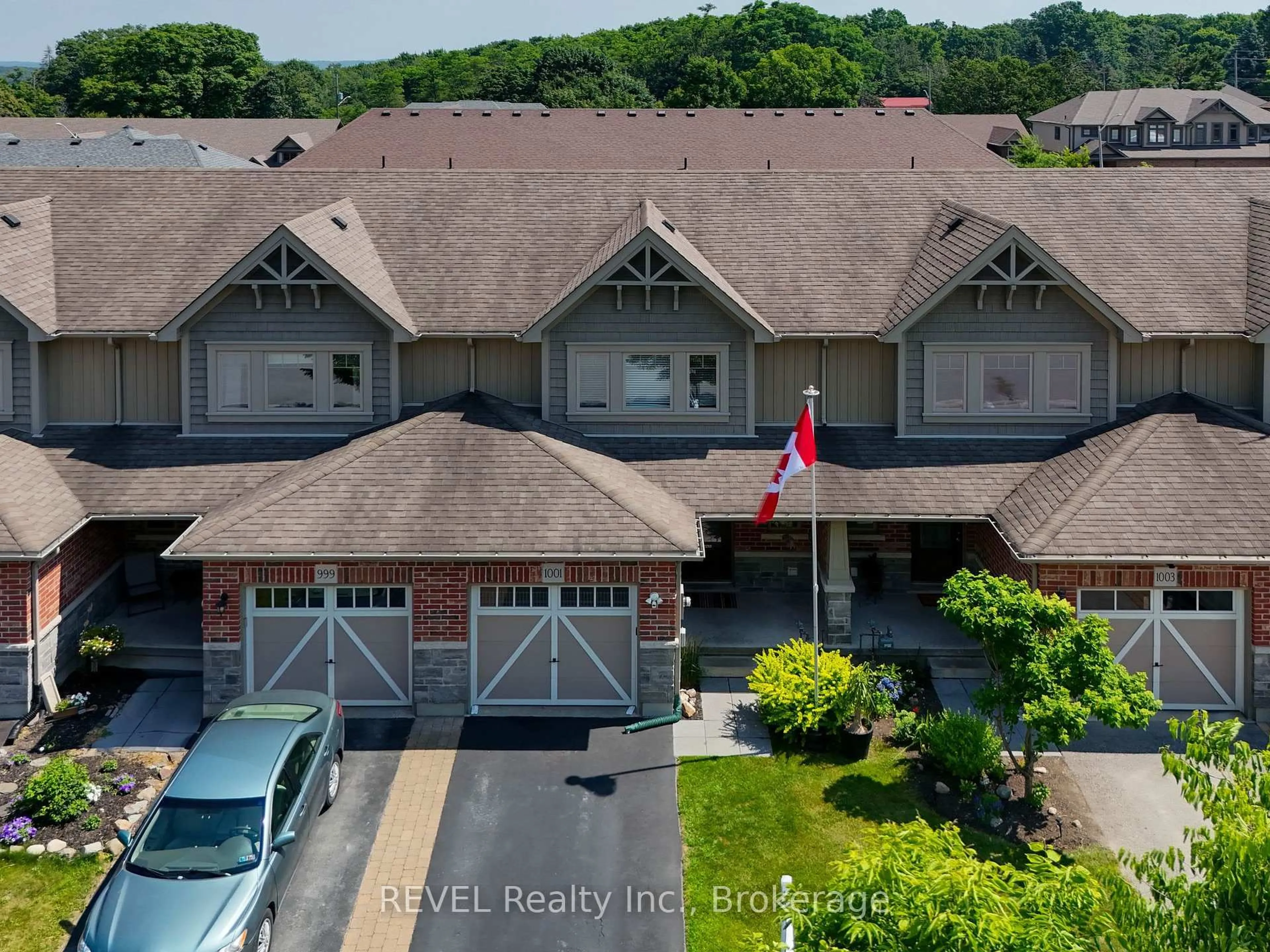 A pic from outside/outdoor area/front of a property/back of a property/a pic from drone, unknown for 1001 Cook Dr, Midland Ontario L4R 0E4