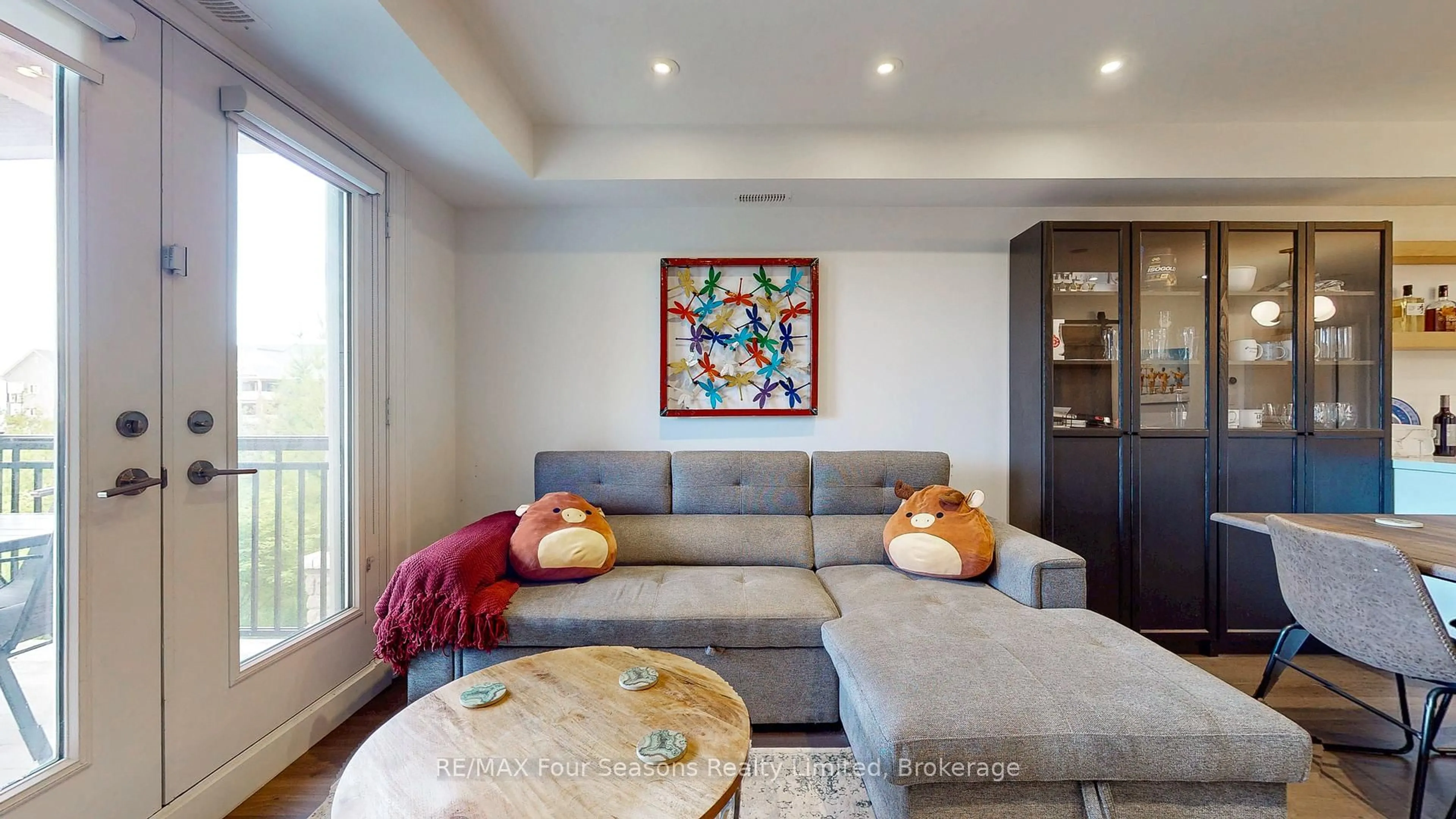 Living room with furniture, unknown for 6 Anchorage Cres #203, Collingwood Ontario L9Y 0Y6