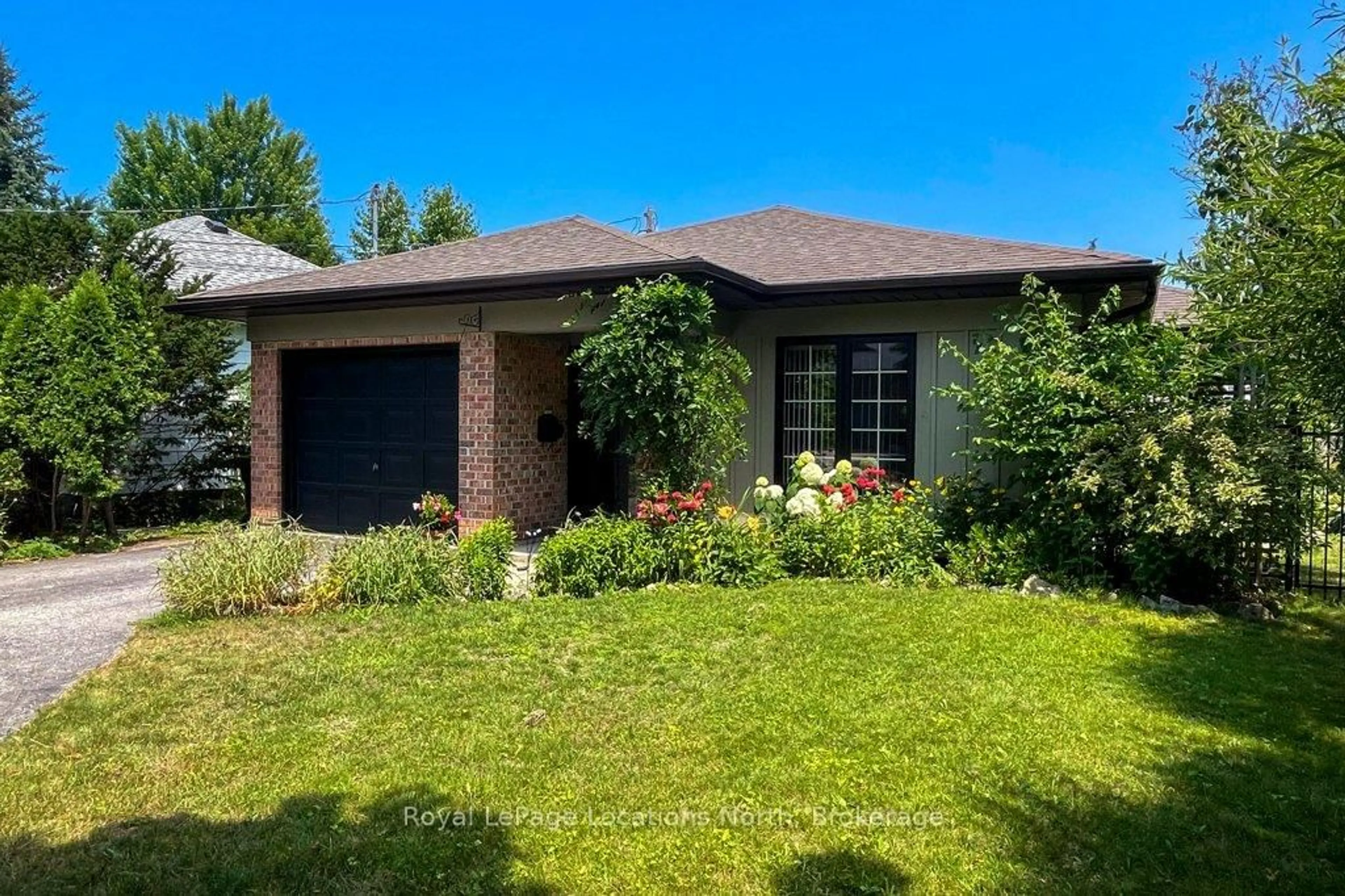 Home with brick exterior material, street for 115 Robinson St, Collingwood Ontario L9Y 3M2
