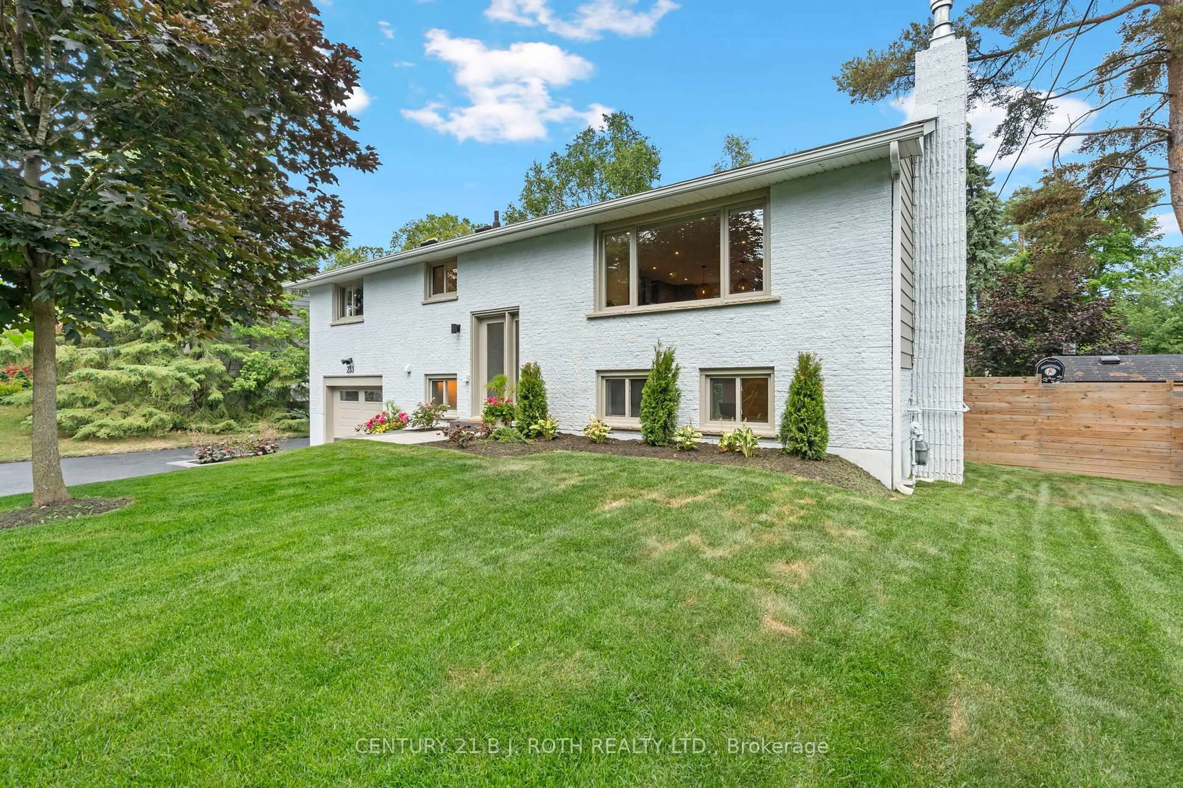 Unknown for 233 Dock Rd, Barrie Ontario L4N 7S9