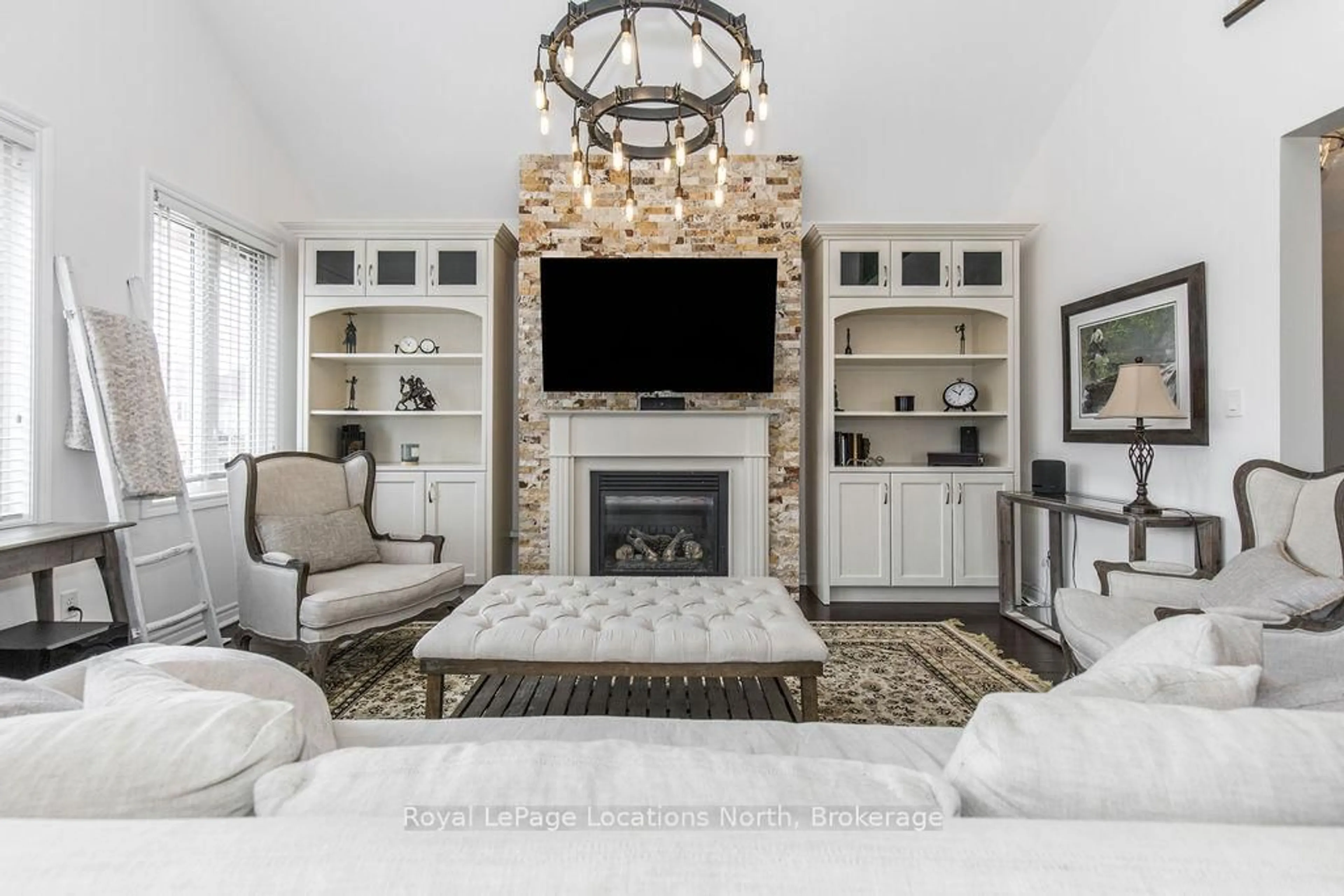 Living room with furniture, unknown for 58 Waterview Rd, Wasaga Beach Ontario L9Z 0E9