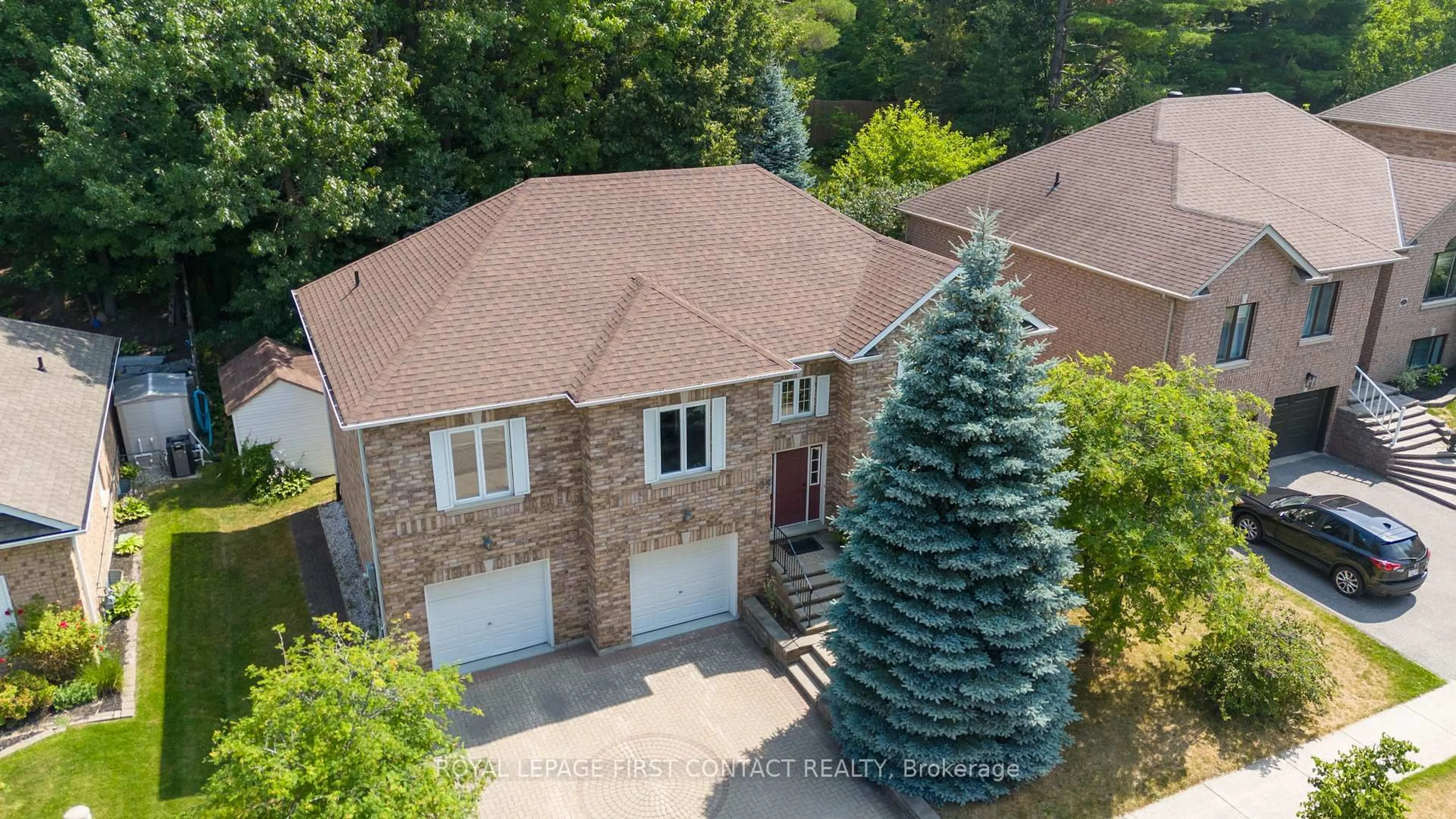 A pic from outside/outdoor area/front of a property/back of a property/a pic from drone, street for 23 Grouse Glen, Barrie Ontario L4N 7Z5