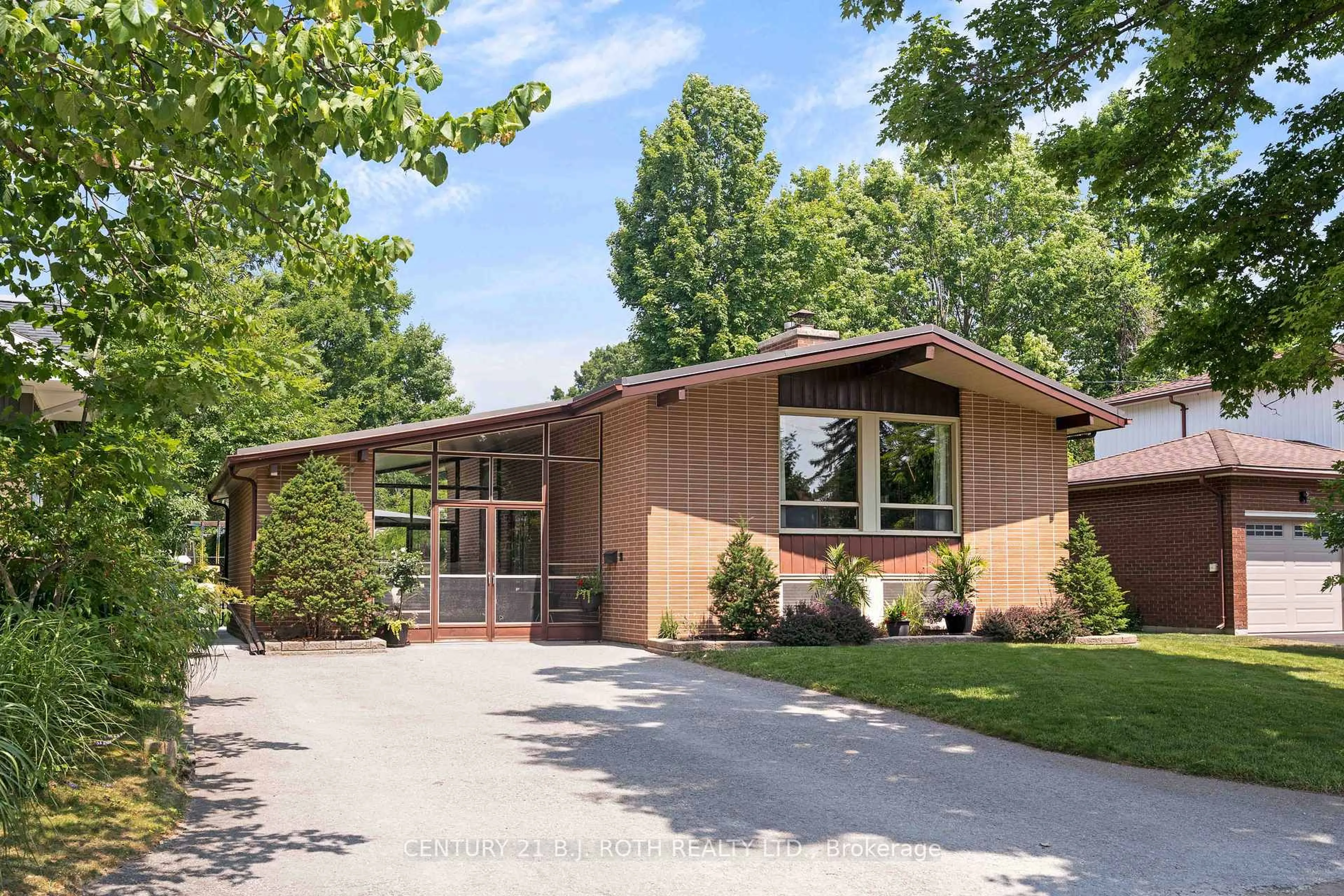 Home with brick exterior material, street for 12 Highland Ave, Barrie Ontario L4M 1N1