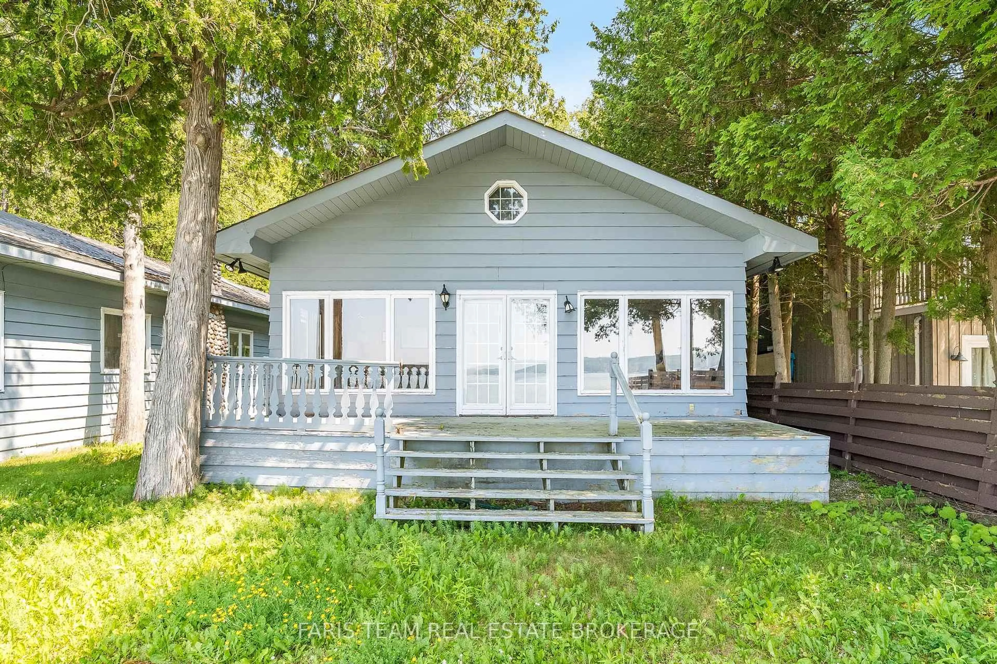 Home with vinyl exterior material, water/lake/river/ocean view for 80 East Beach Rd, Tiny Ontario L9M 0M6