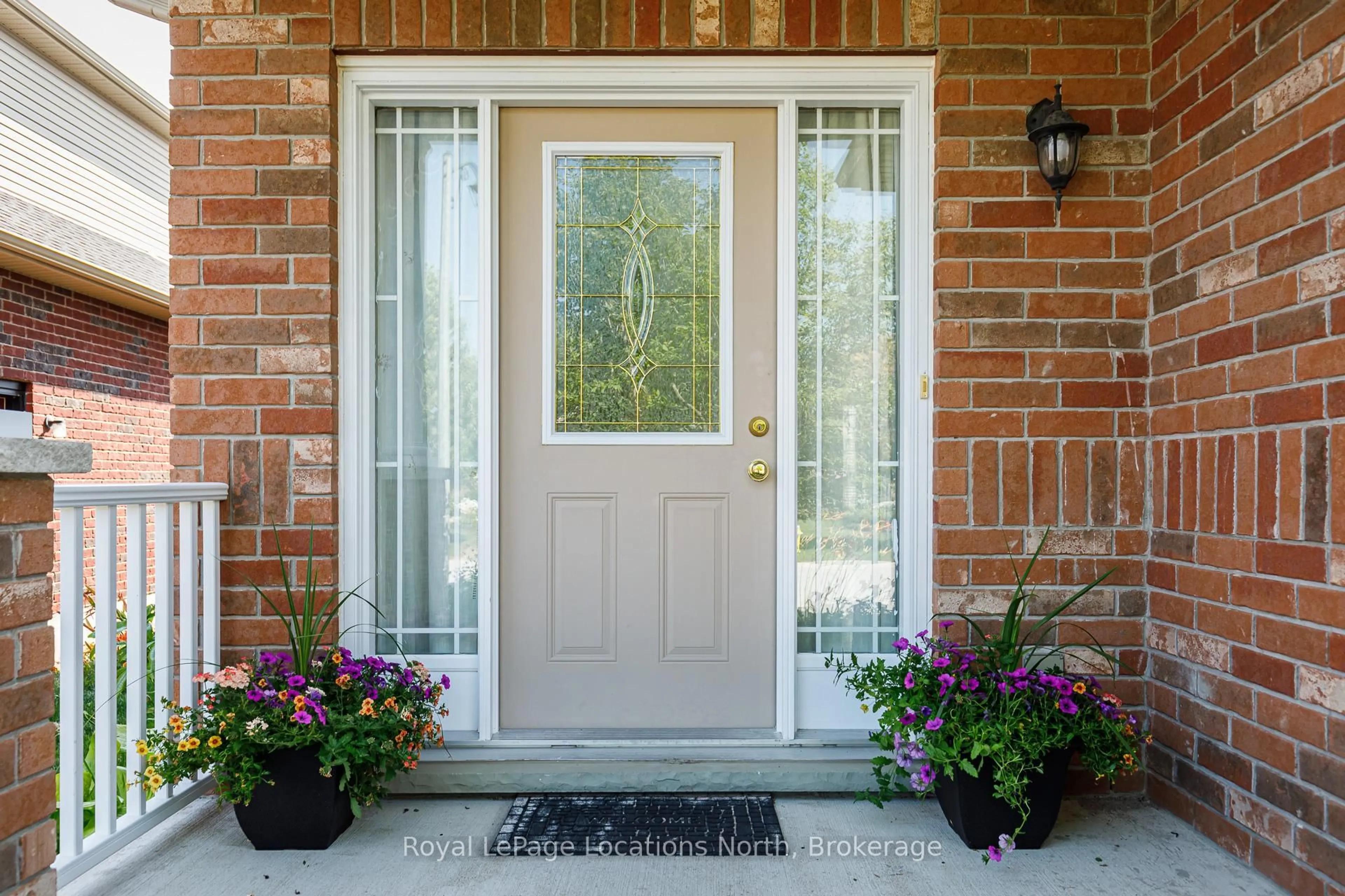 Indoor entryway for 3 Davis St, Collingwood Ontario L9Y 0E1