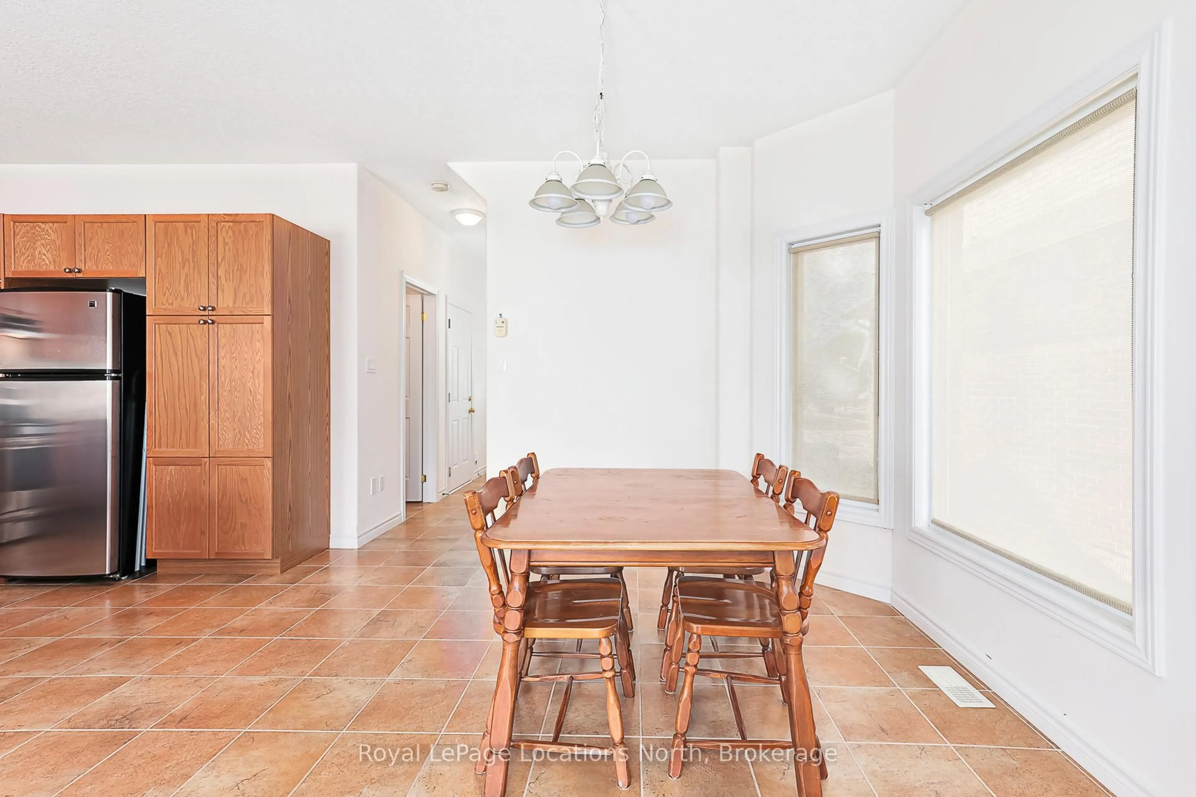 Dining room, unknown for 3 Davis St, Collingwood Ontario L9Y 0E1