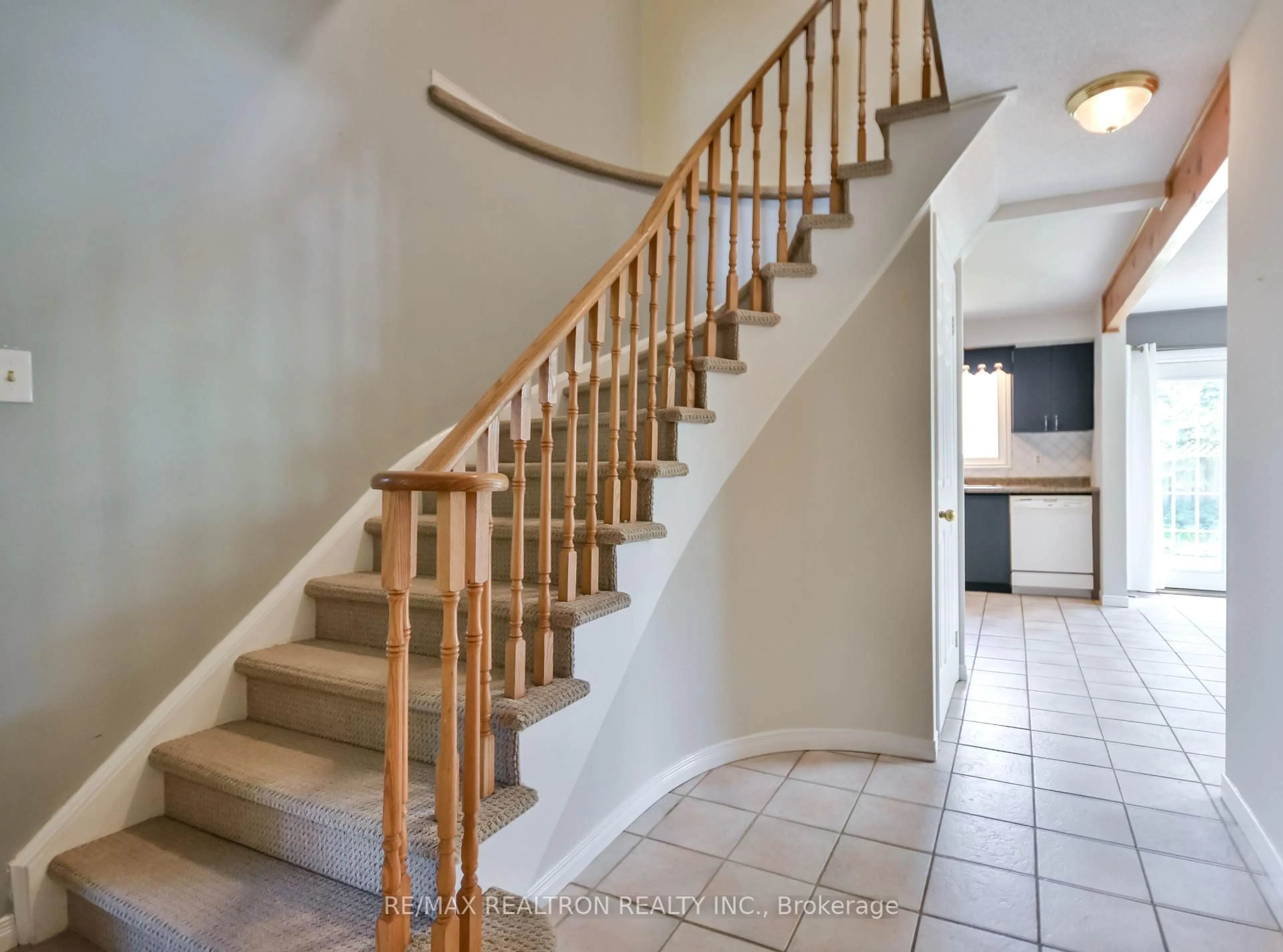 Stairs for 54 Carruthers Cres, Barrie Ontario L4M 6A7