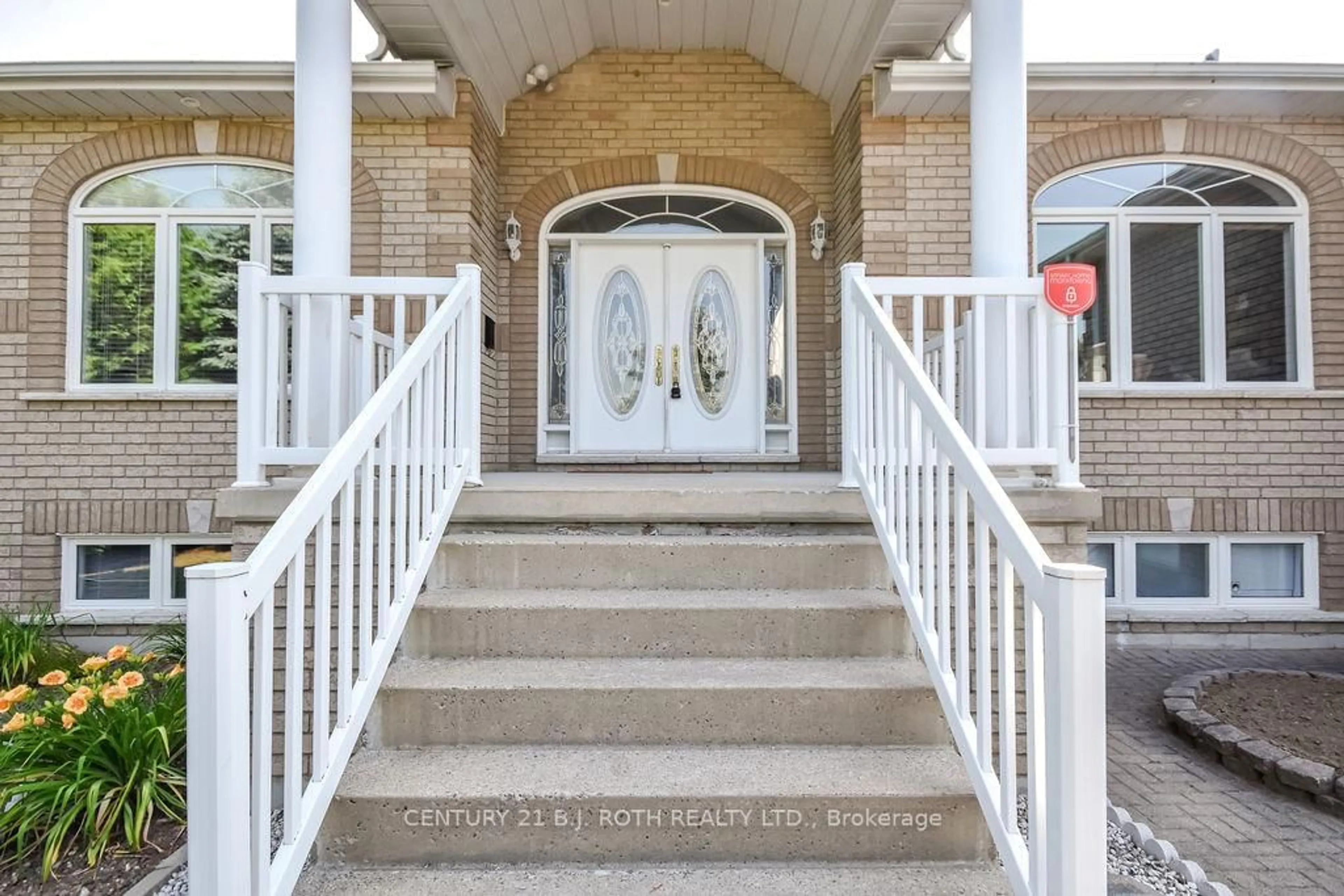 Indoor entryway for 35 Club Crt, Wasaga Beach Ontario L9Z 1M4