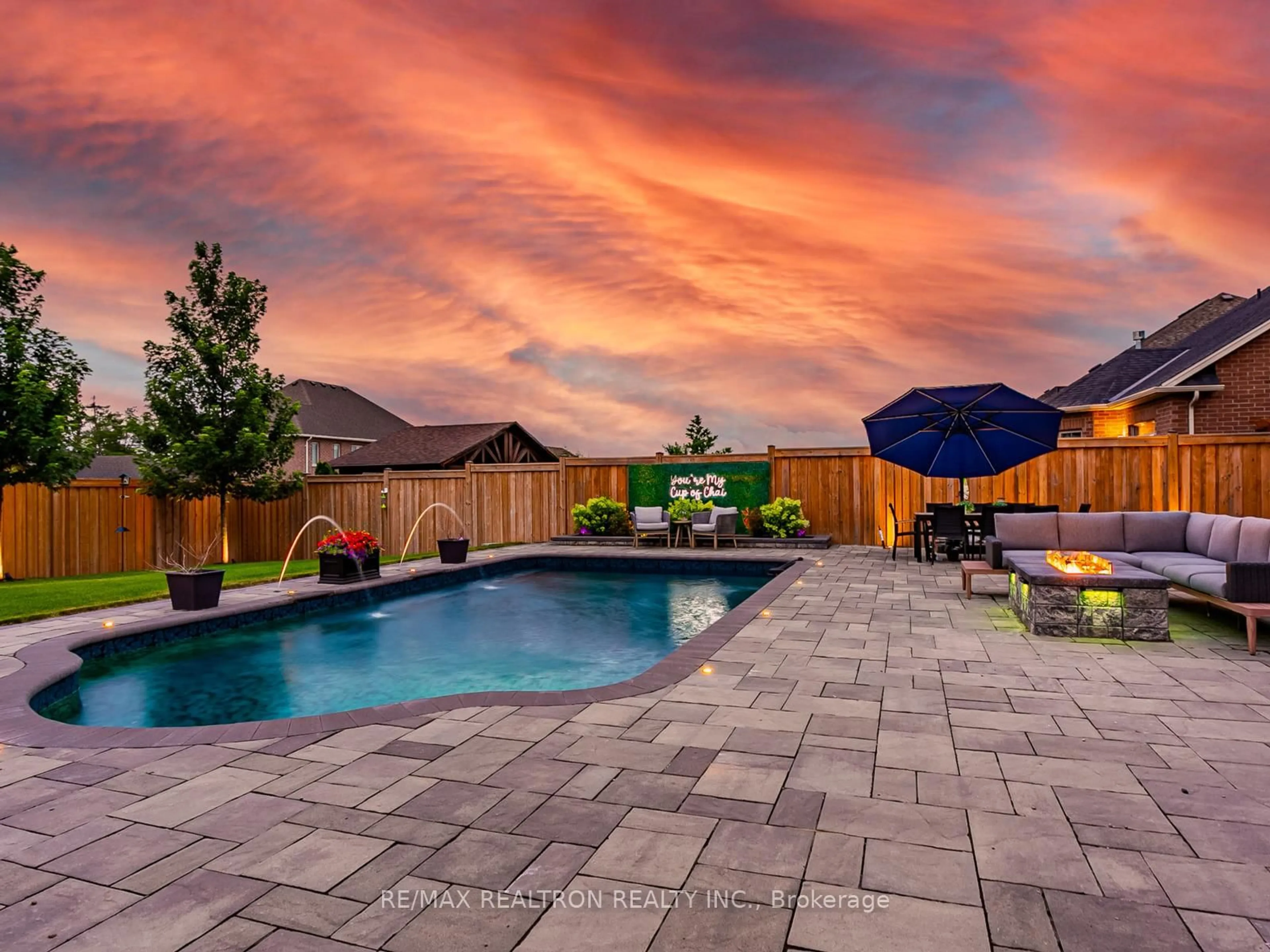 Patio, unknown for 107 Victoria Wood Ave, Springwater Ontario L9X 1Z8
