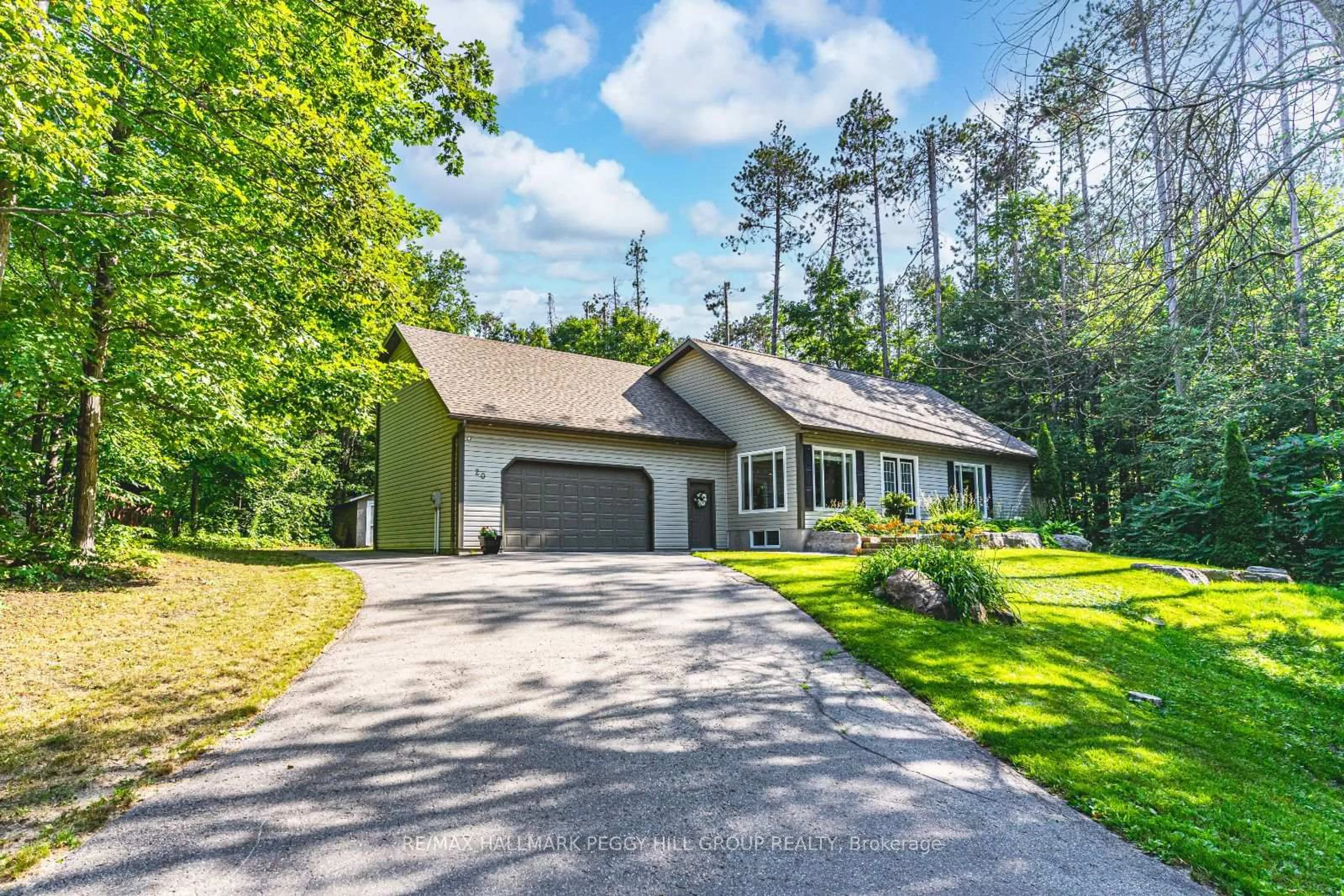 Home with vinyl exterior material, unknown for 20 Cathedral Pines Rd, Oro-Medonte Ontario L4M 4Y8