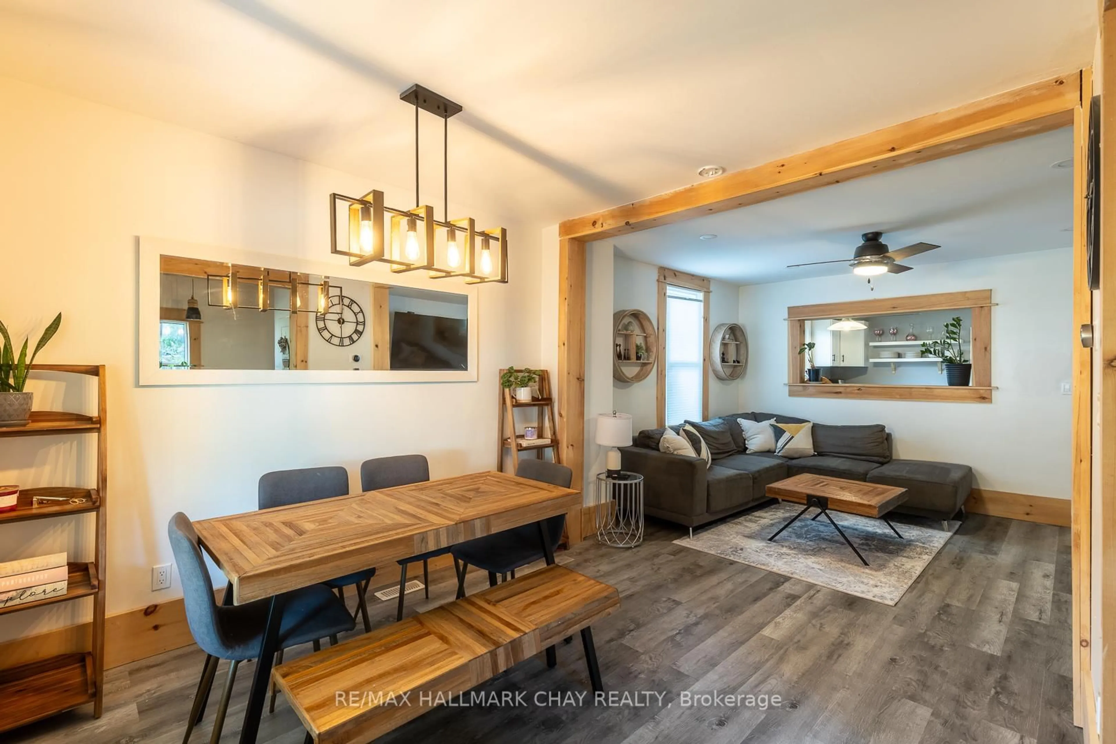 Open concept kitchen, wood/laminate floor for 109 Borland St, Orillia Ontario L3V 2B8