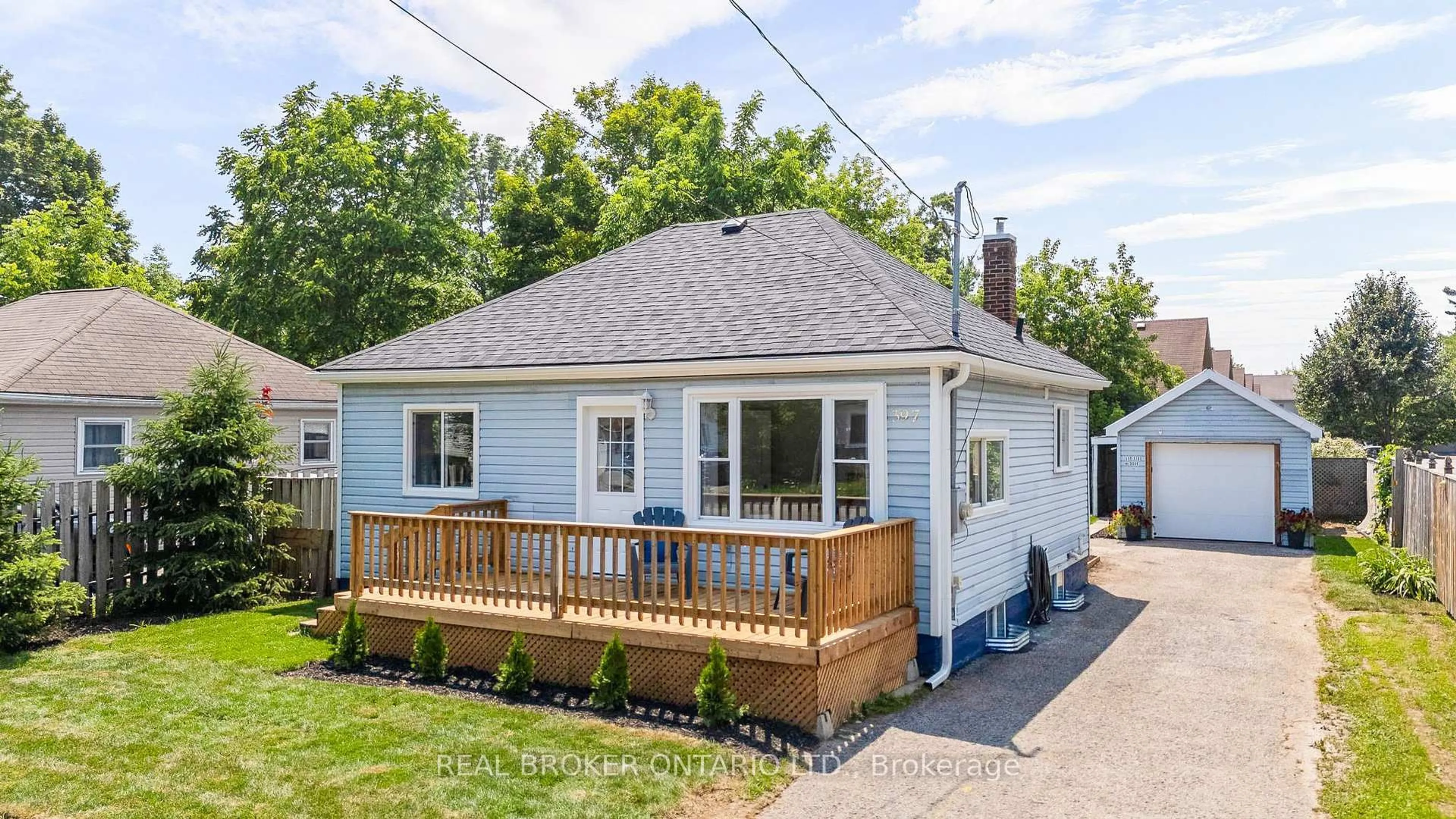 Home with vinyl exterior material, street for 397 Gill St, Orillia Ontario L3V 4K5